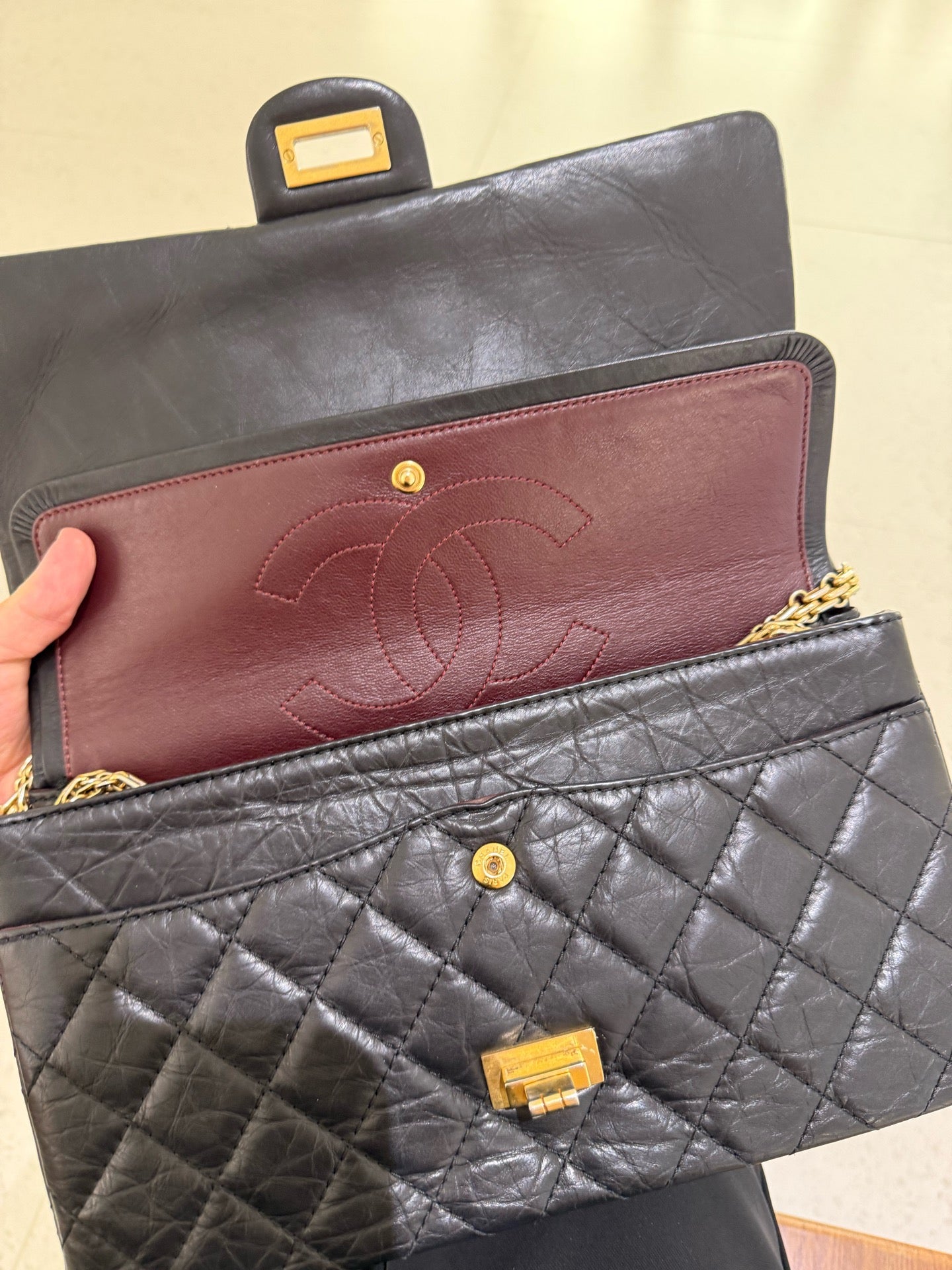 Chanel - 2.55 Reissue Medium Flap Bag - Calfskin leather - Black - (medium)