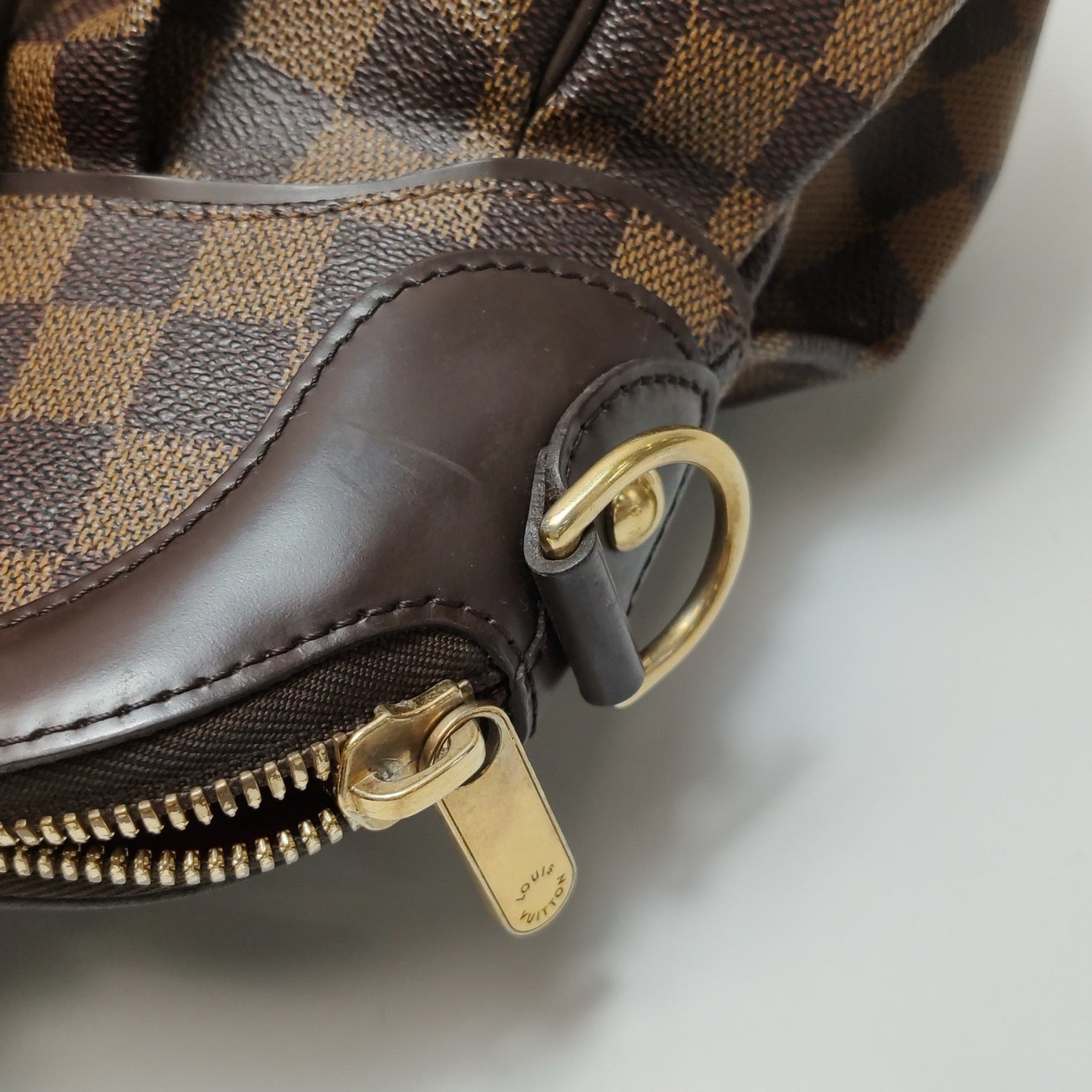 Louis Vuitton - Evora MM - Damier Ebene coated canvas with leather trim - Brown - (medium)