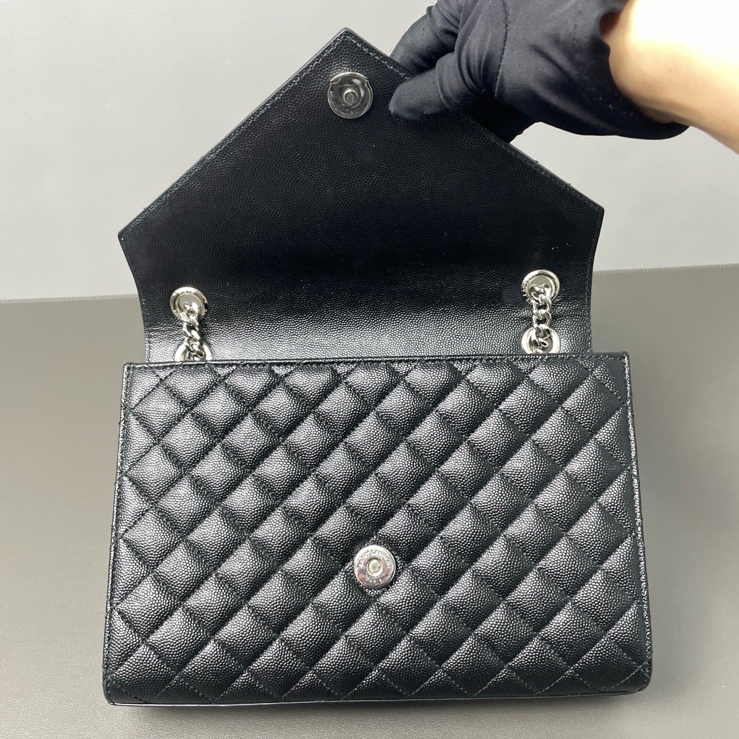 Saint Laurent - Envelope Bag - Pebbled calfskin leather - Black - (medium)