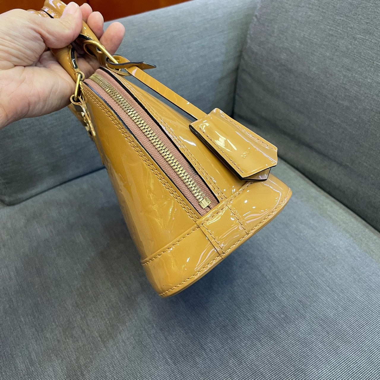 Louis Vuitton - Alma BB - Patent leather - Beige - (mini)
