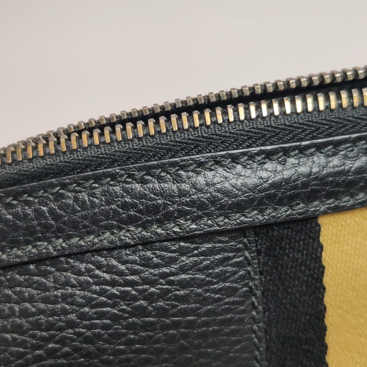 Gucci - Dome Bag with Web Stripe - Grained leather and canvas - Black - (Medium)