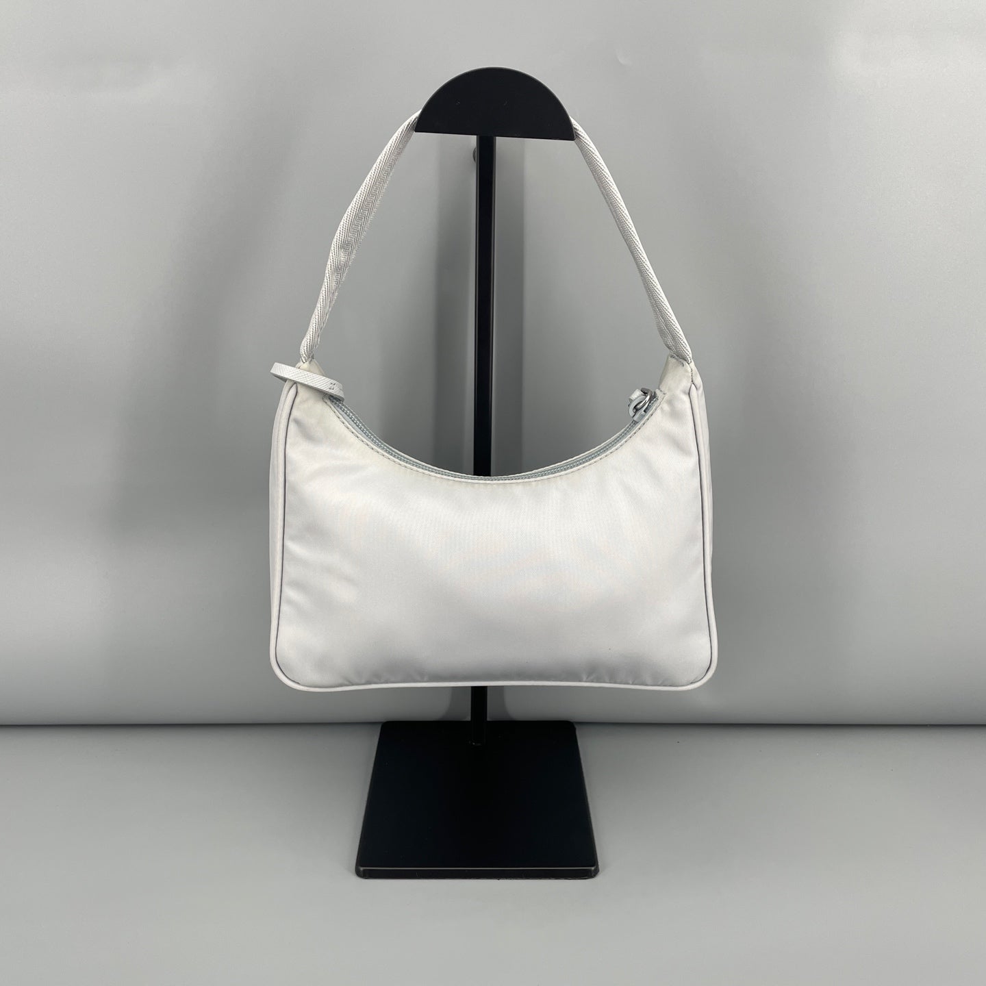 Prada - Re-Edition 2000 Nylon Hobo - Nylon - Grey - (Mini)