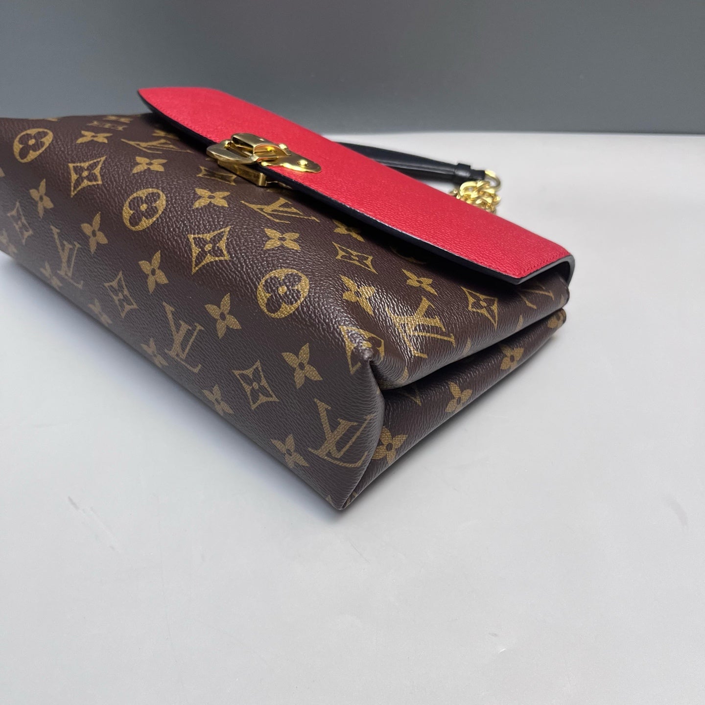 Louis Vuitton - Saint Placide - Monogram canvas and grained leather - Brown and Red with Gold-Tone Hardware - (Medium)