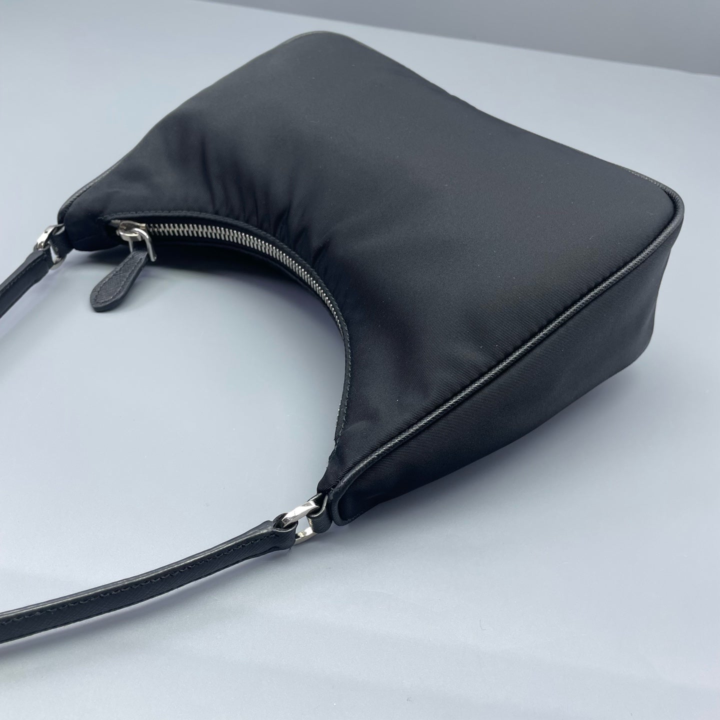 Prada - Re-Edition 2005 Hobo Bag - Polyamide - Black - (Small)