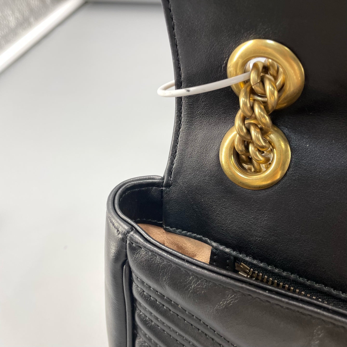 Gucci - GG Marmont Matelassé Shoulder Bag - Matelassé chevron leather - Black with Gold-Tone Hardware - (Medium)
