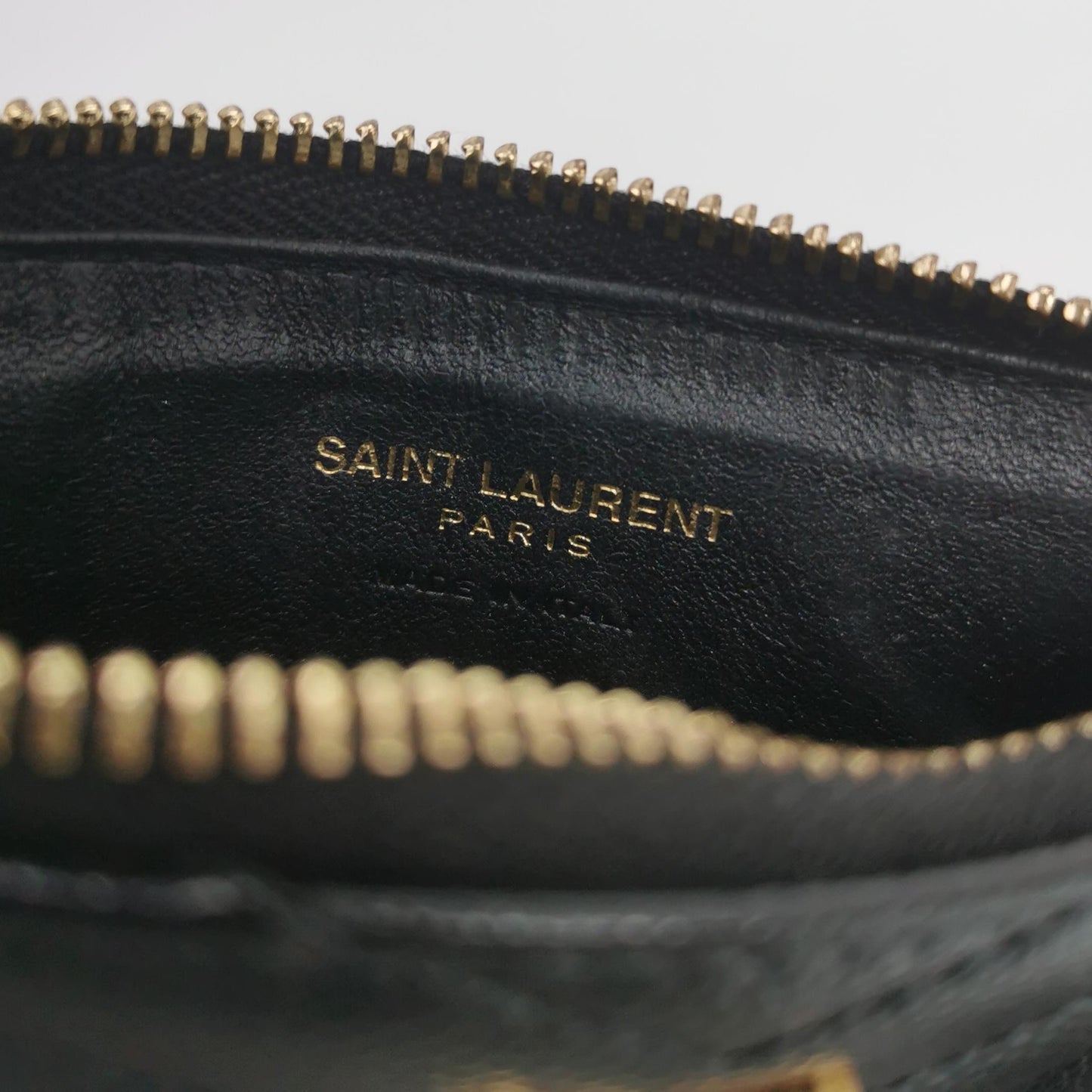 Saint Laurent - MONOGRAM MATELASSE Zippered Card Case 607915BOW011000 - Grained leather - Black - (Small)