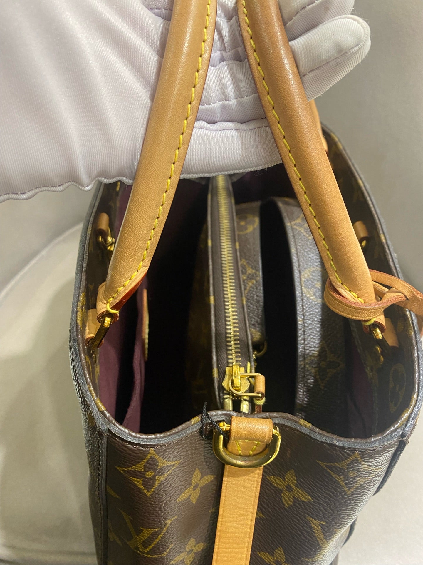 Louis Vuitton - Montaigne BB - Monogram coated canvas with natural Vachetta leather trim - Brown - (Small)