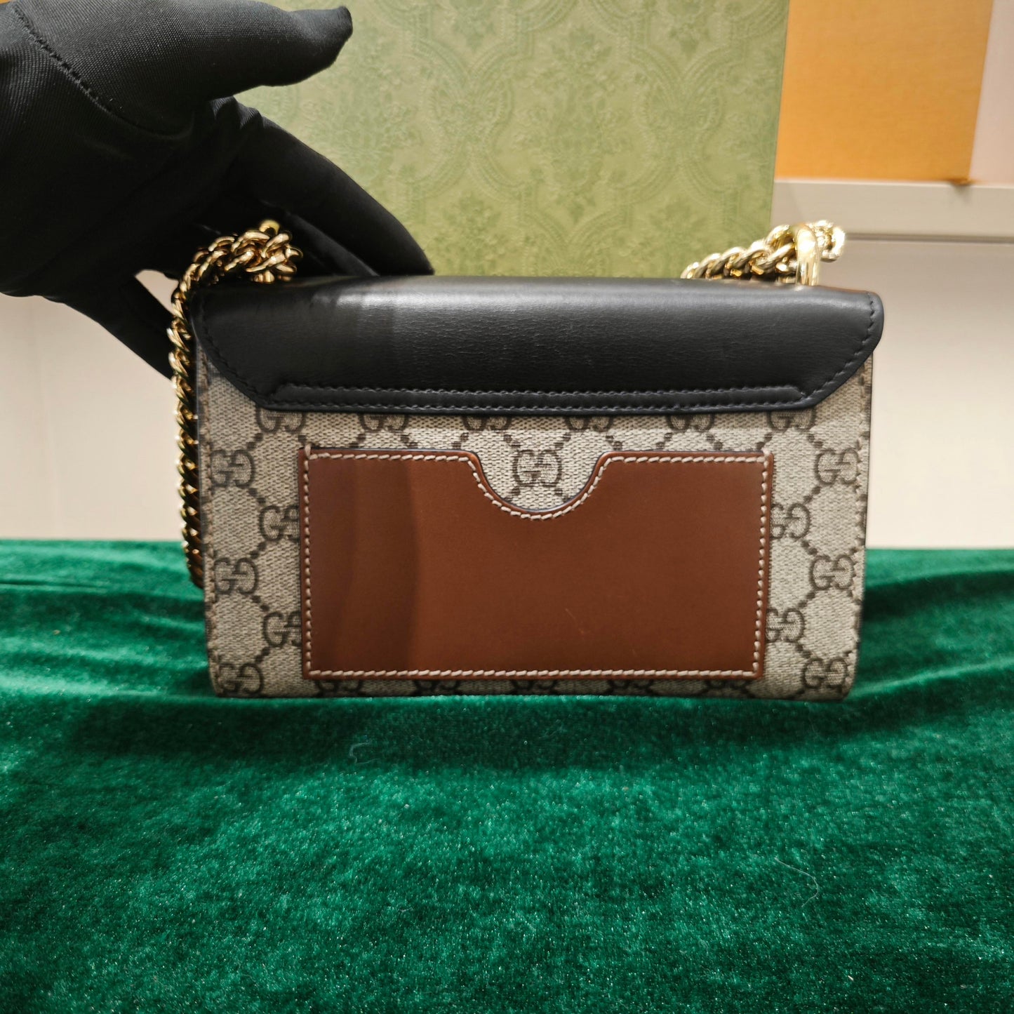 Gucci - Padlock Small Shoulder Bag - GG Supreme canvas with leather trim - Beige and Black - (small)