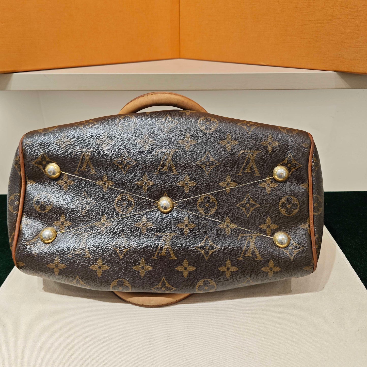 Louis Vuitton - Tivoli PM - Monogram Canvas with Vachetta Leather trim - Brown - (Medium)