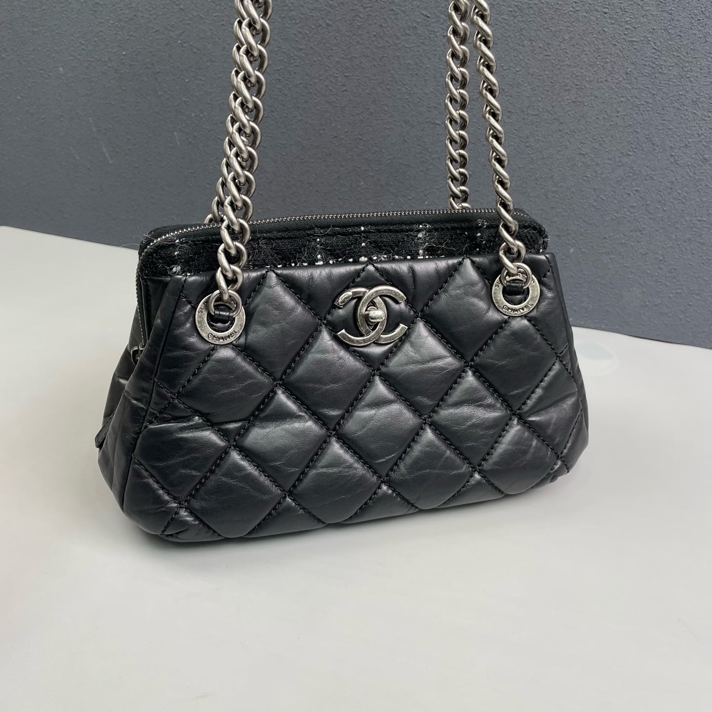 Chanel - Paris-Bombay Bowling Chain Bag - Quilted lambskin leather and tweed - Black with silver-tone hardware and burgundy accents - (Medium)