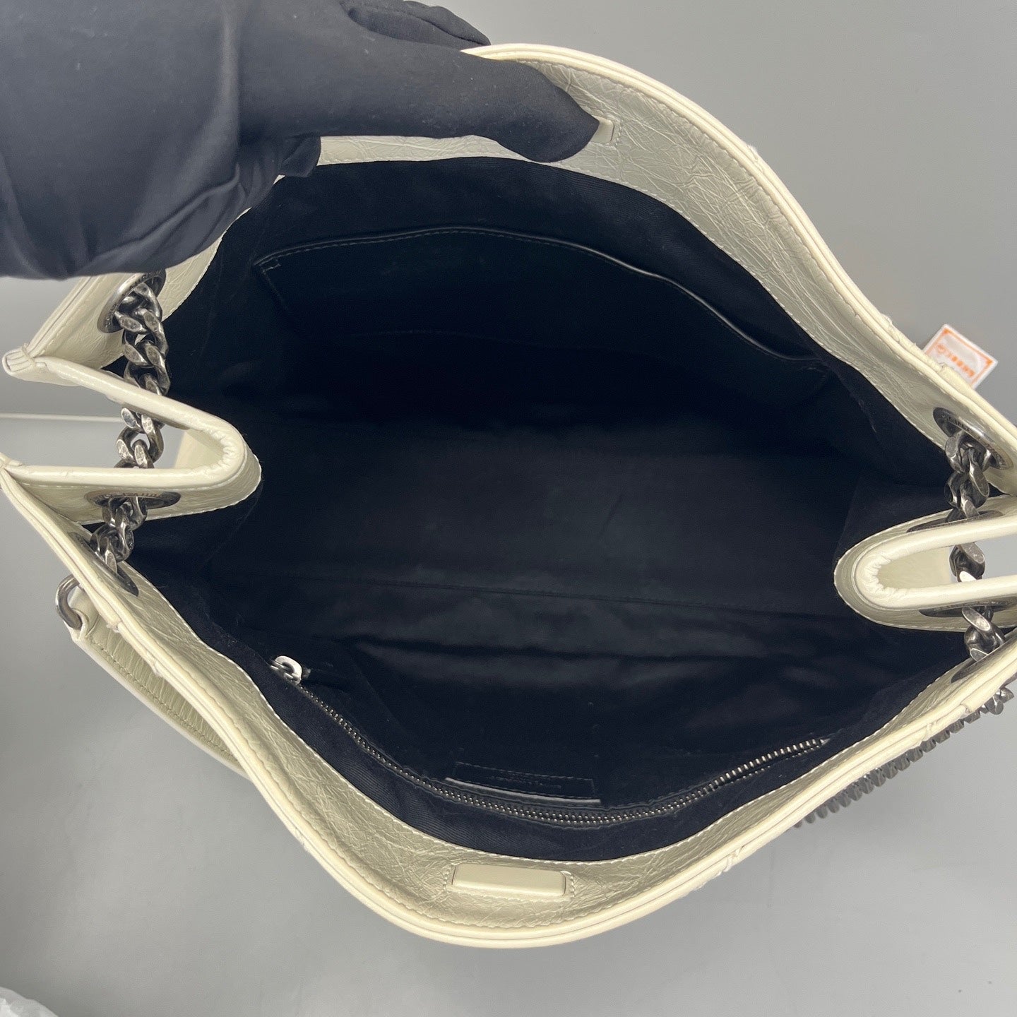 Saint Laurent - Niki Tote - Crinkled vintage calfskin leather - White - (Small)