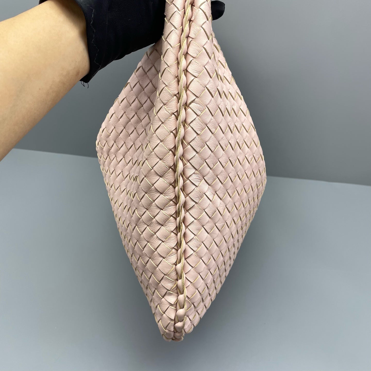 Bottega Veneta - Intrecciato Hobo Bag - Leather - Pink - (Large)