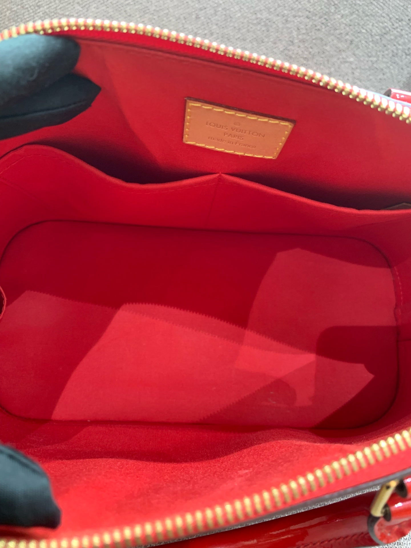 Louis Vuitton - Alma PM - Monogram Vernis Patent leather - Red - (medium)