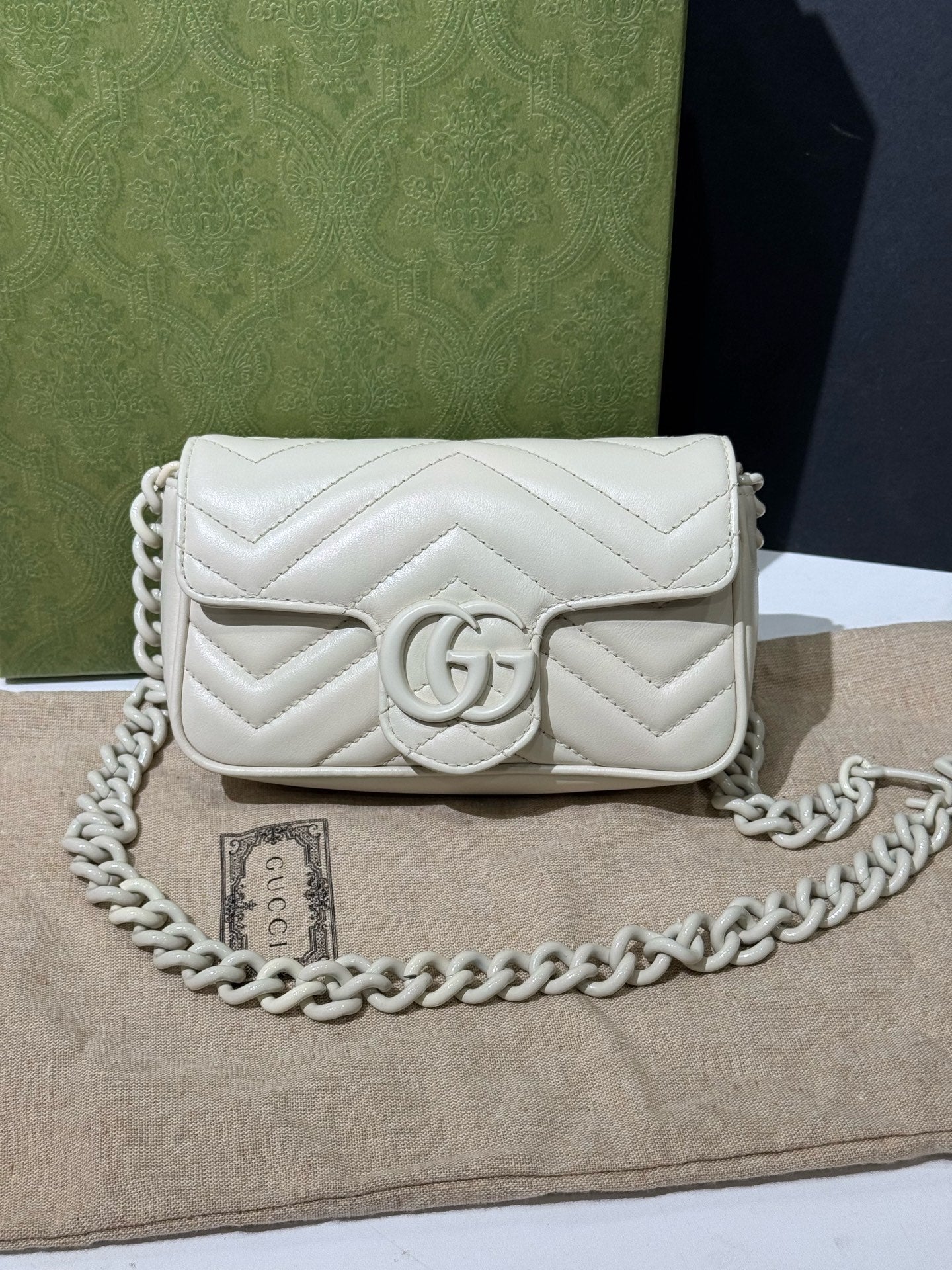 Gucci - GG Marmont Super Mini Bag with Resin Chain - Leather - White - (mini)