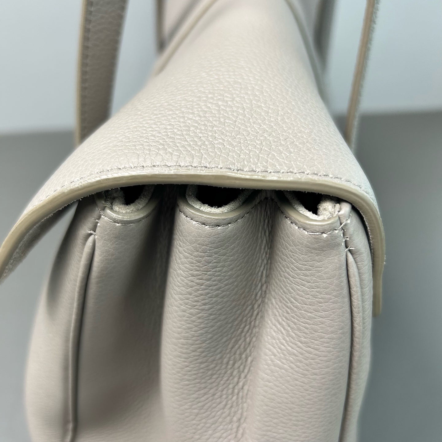 Celine - Soft 16 - Cowhide leather - Grey - (Medium)