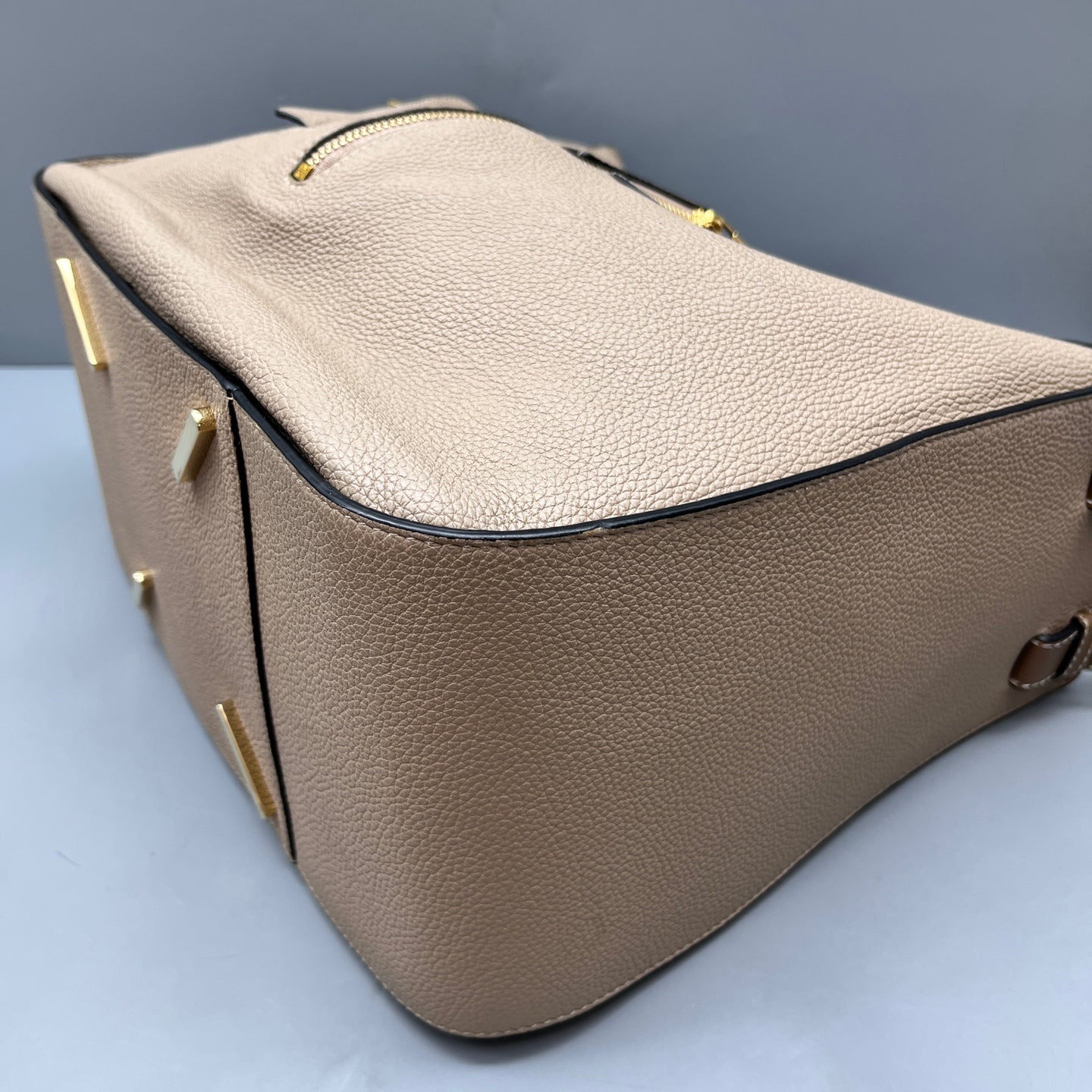Loewe - Hammock bag - Grained calfskin leather - Beige - (medium)