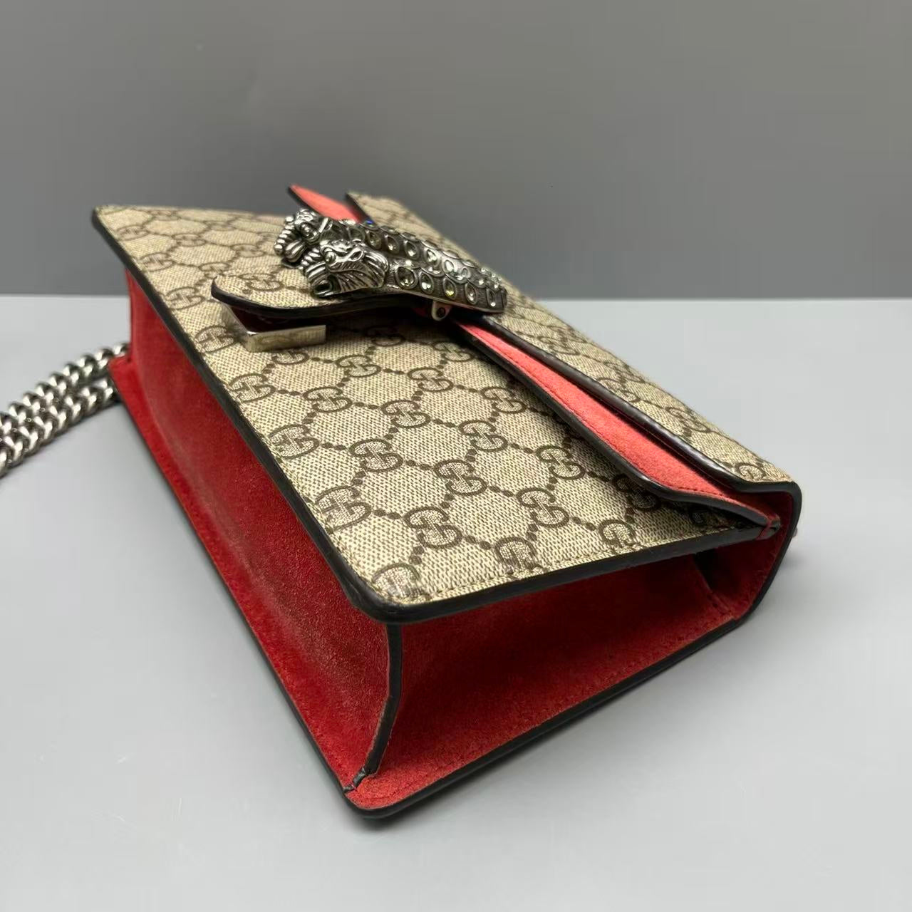 Gucci - Dionysus Medium Chain Shoulder Bag - GG Supreme canvas with suede trim - Beige and Red with Silver-Tone Hardware - (medium)