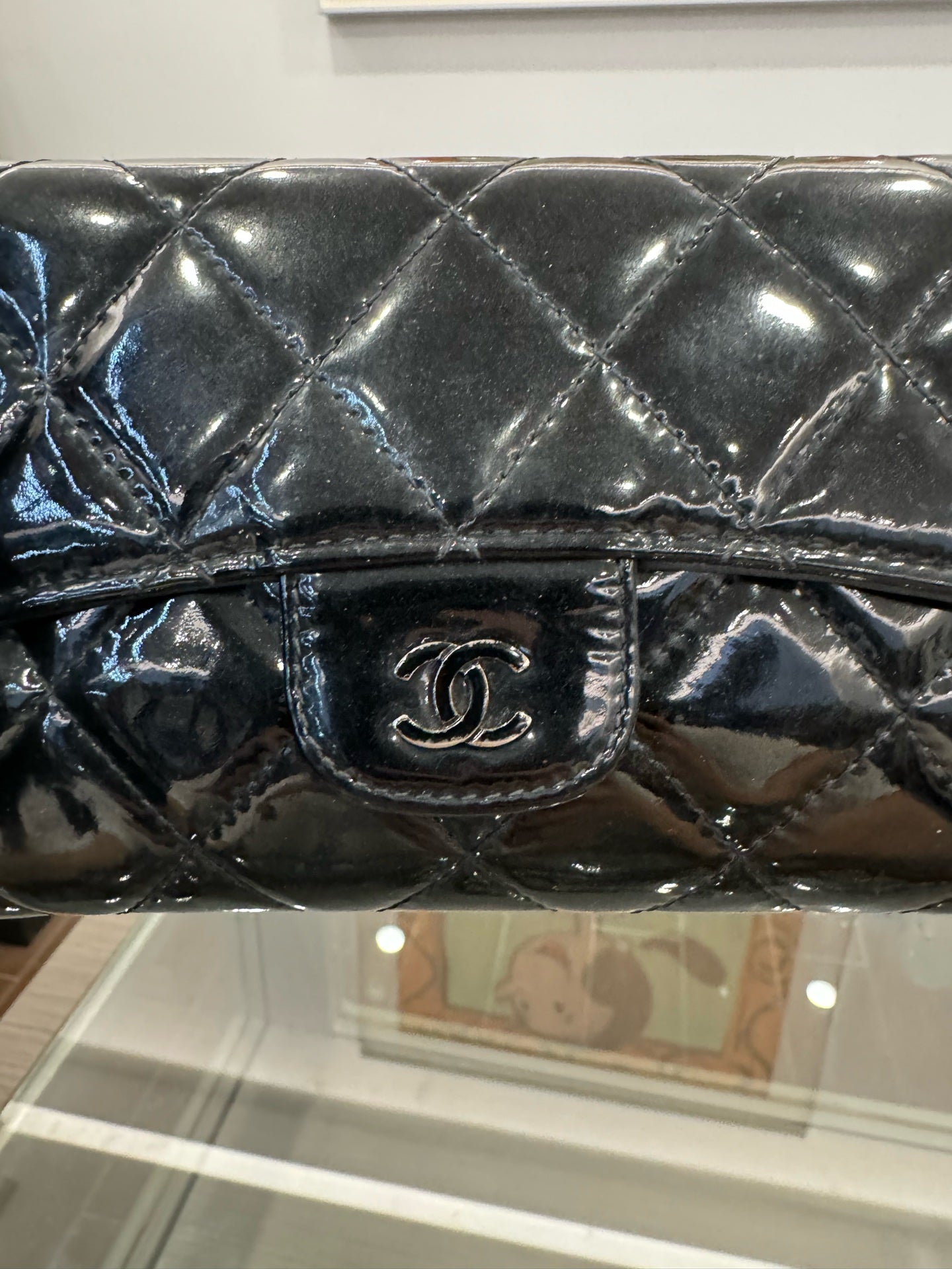 Chanel - Classic Flap Long Wallet - Patent leather - Black - (Medium)