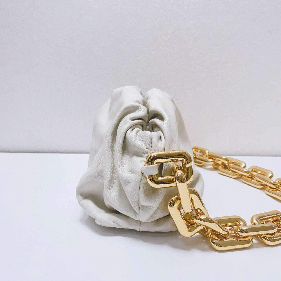 Bottega Veneta - The Chain Pouch - Calfskin leather - White - (small)