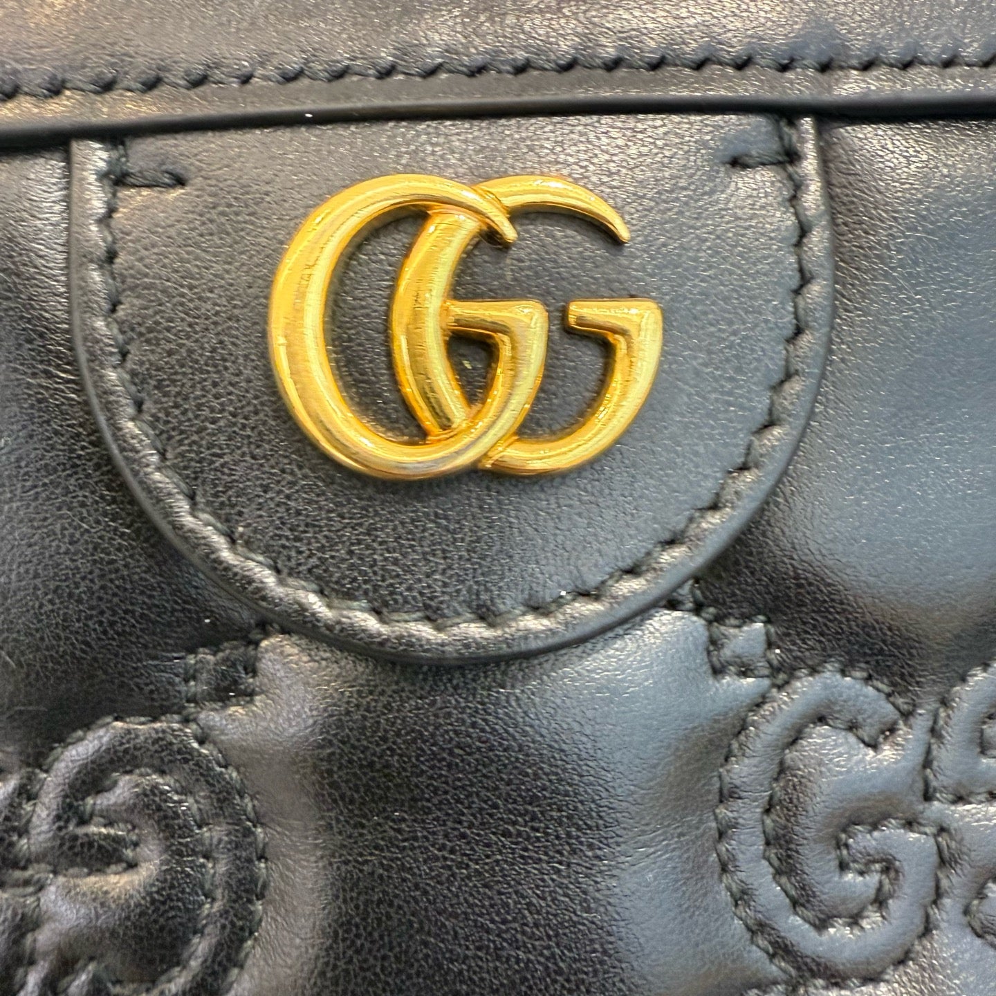 Gucci - GG Matelassé Chain Bag - Leather - Black with Gold-Tone Hardware - (mini)