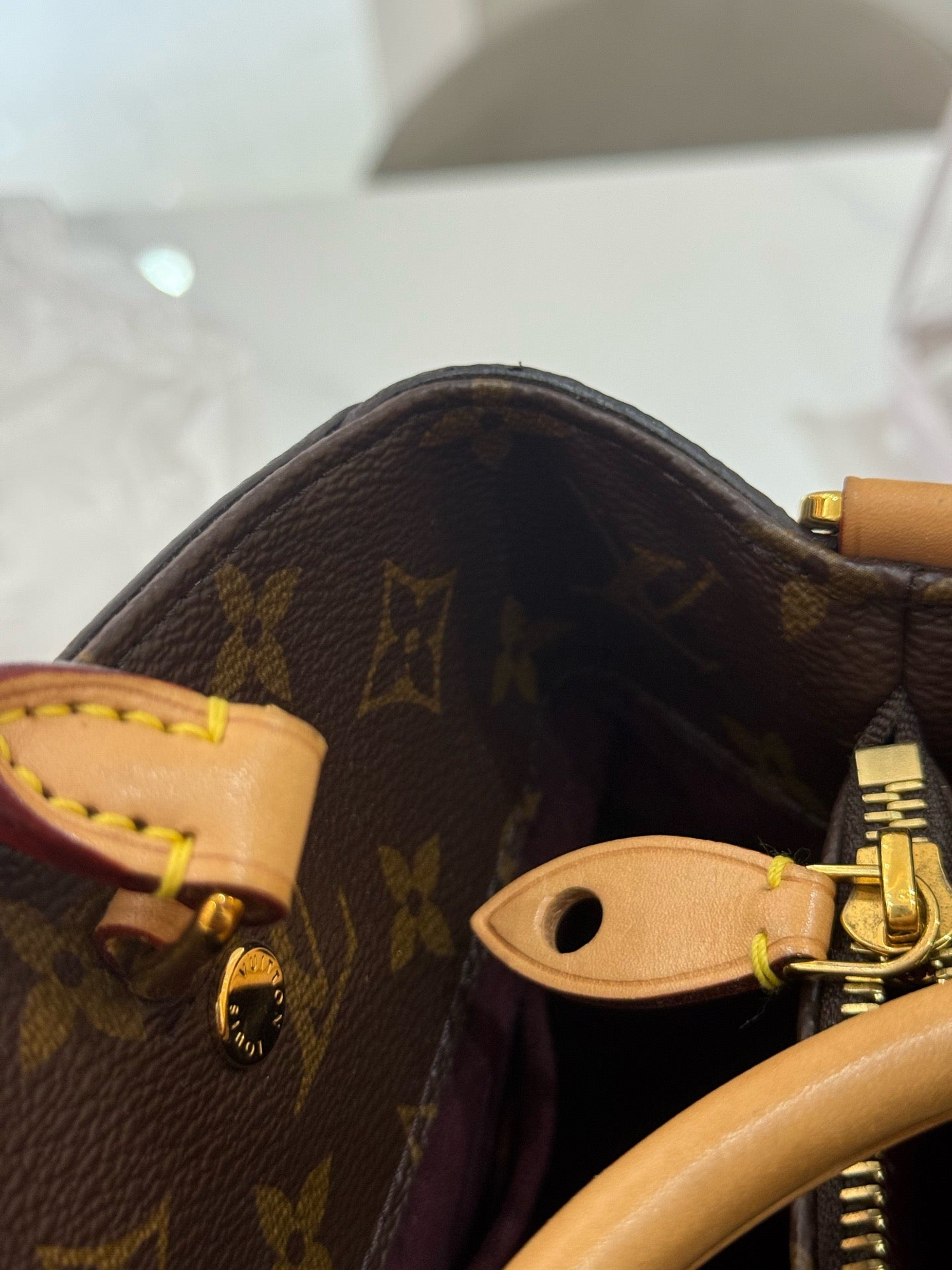 Louis Vuitton - Montaigne MM - Monogram canvas, Vachetta leather trim - Brown - (Medium)