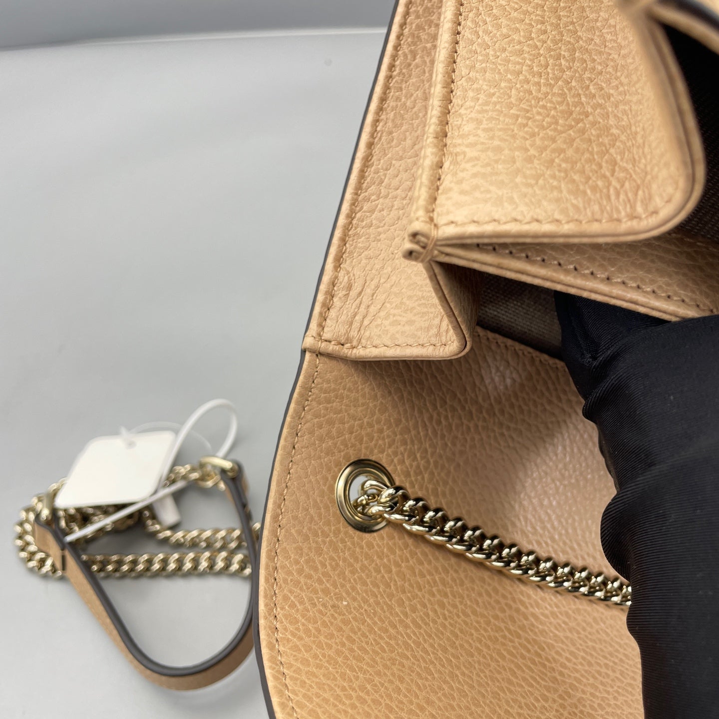 Gucci - Interlocking G Accordion Flap Bag (Outlet Model) - Grained leather - Beige - (small)