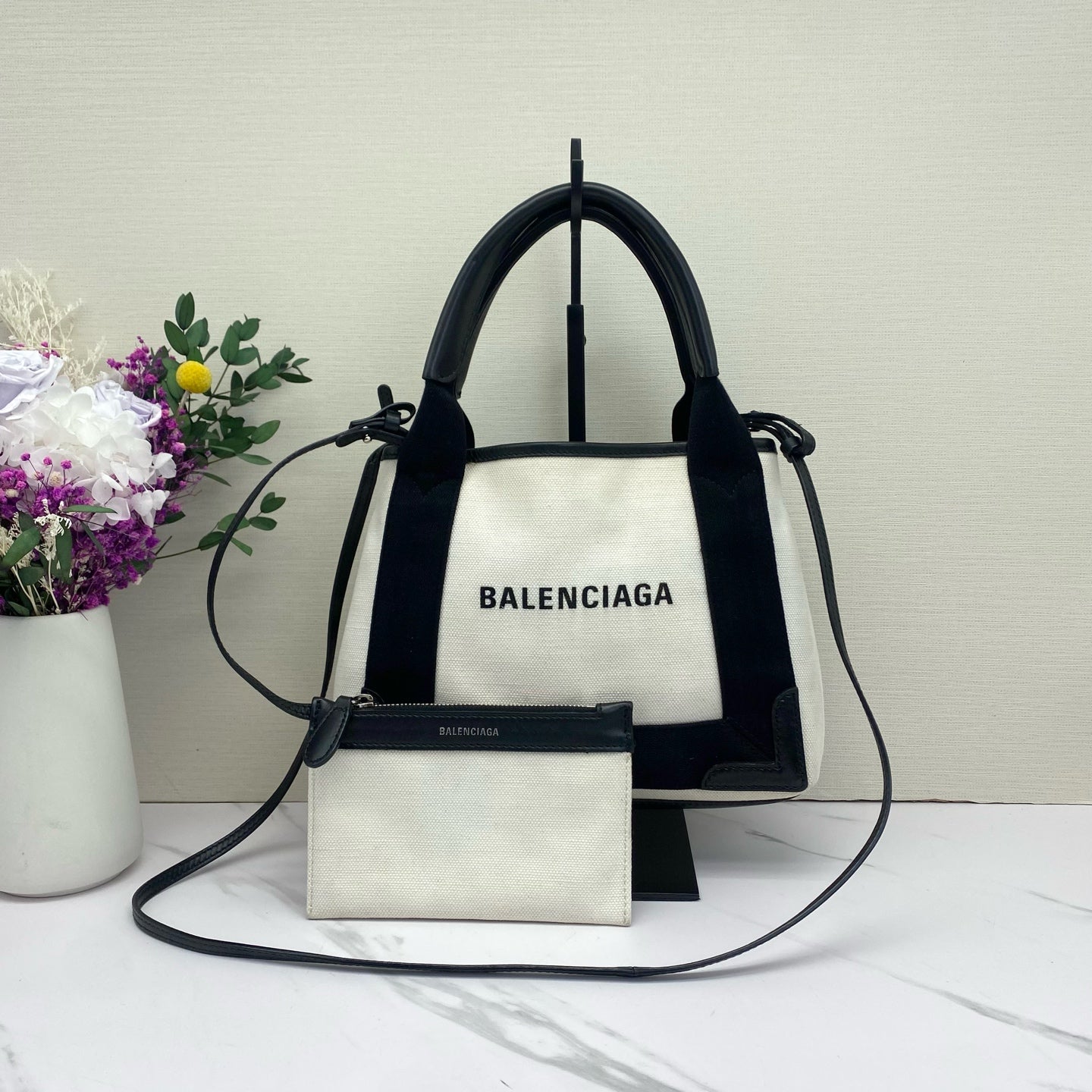 Balenciaga - Navy Cabas XXS - Canvas and Leather - White with Black accents - (small)