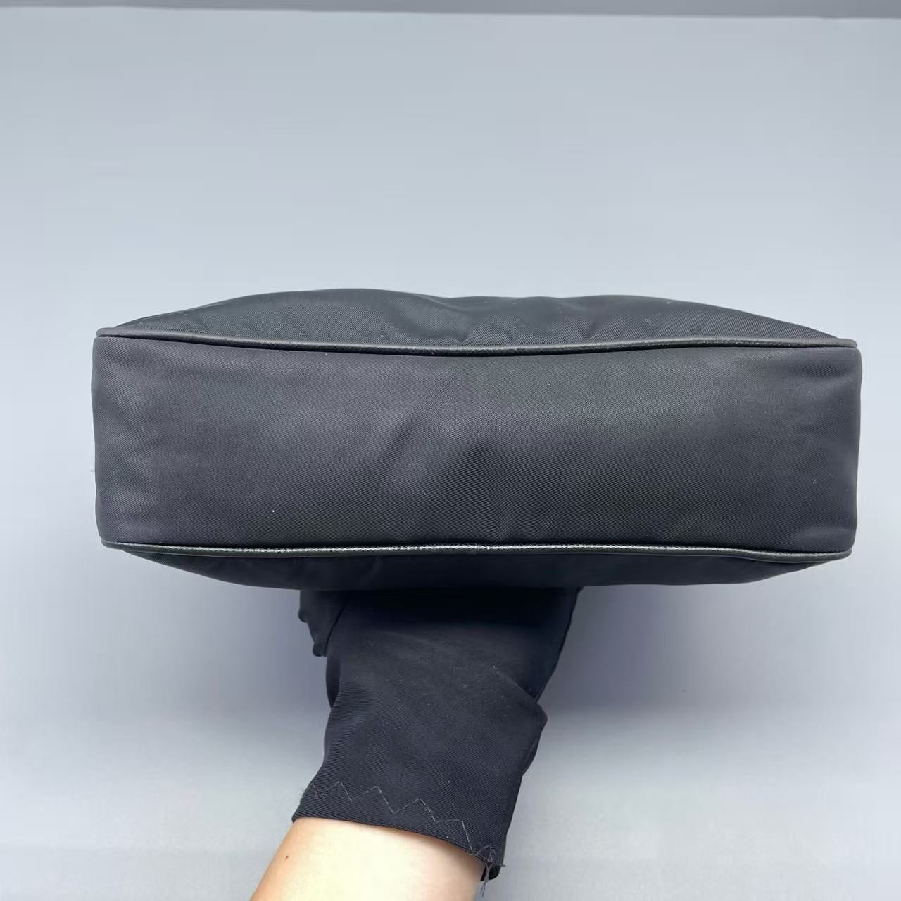 Prada - Re-Edition 2005 Shoulder Bag - Nylon - Black - (Small)
