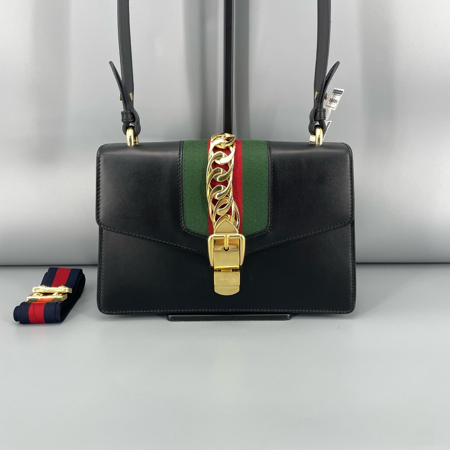 Gucci - Sylvie - Leather - Black - (Medium)