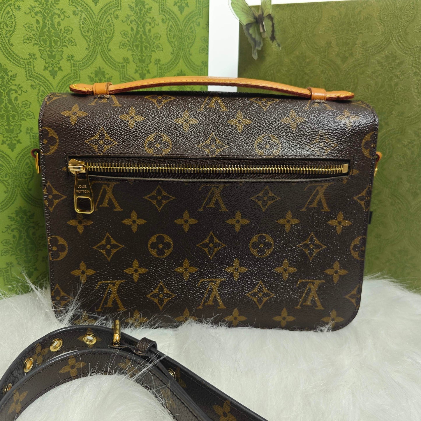 Louis Vuitton - Pochette Métis - Monogram coated canvas with Vachetta leather trim - Brown - (Medium)