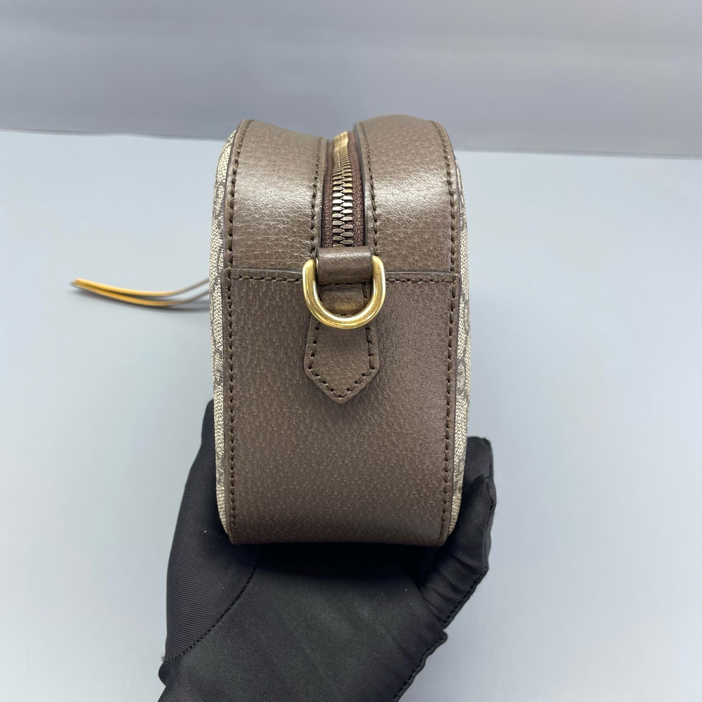 Gucci - Neo Vintage GG Supreme Camera Bag with Tiger Head - GG Supreme coated canvas with brown leather trim - Beige - (Small)