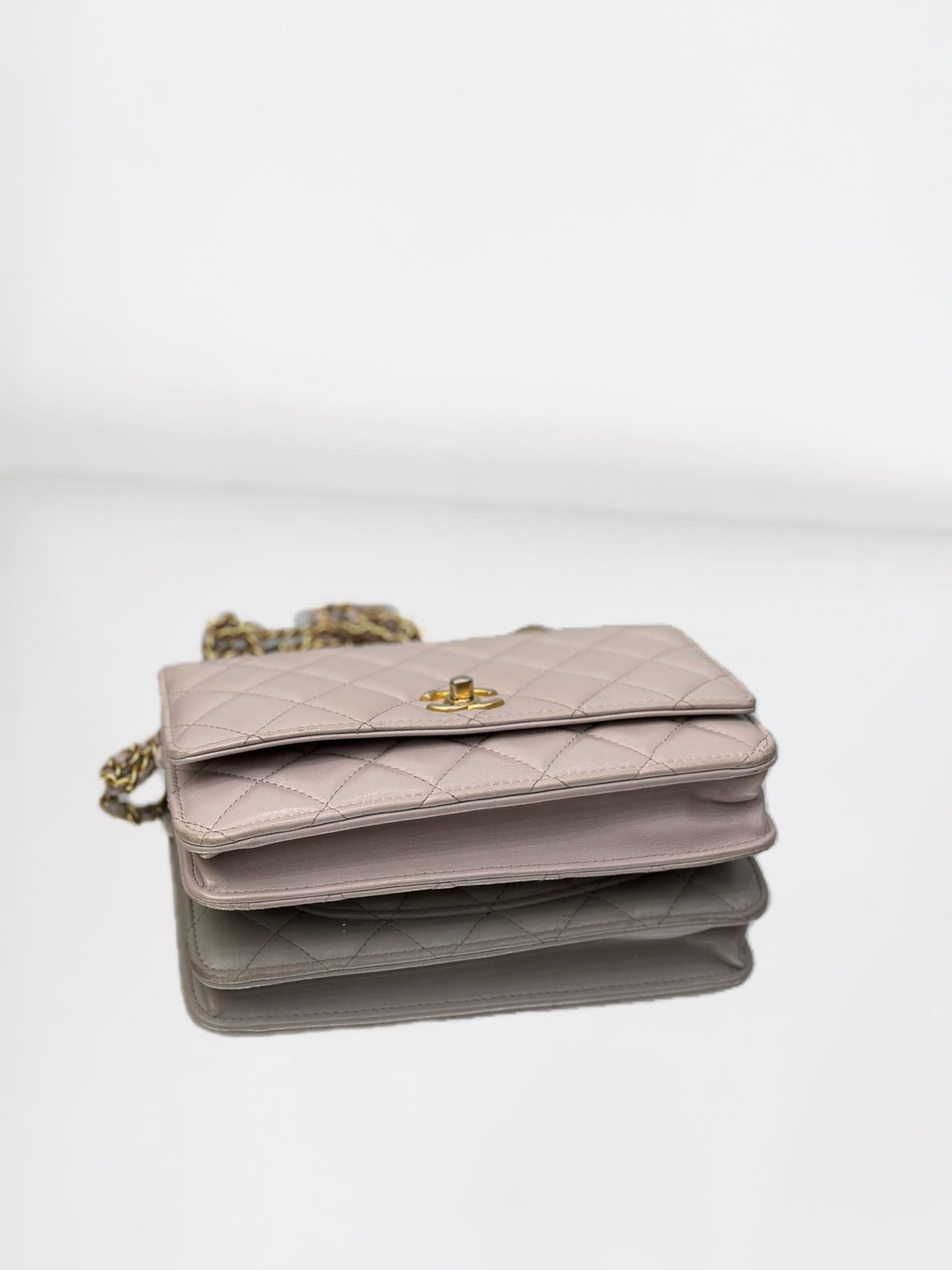 Chanel - Wallet on Chain (WOC) with Gold Ball Charm - Lambskin leather - Light Purple - (mini)
