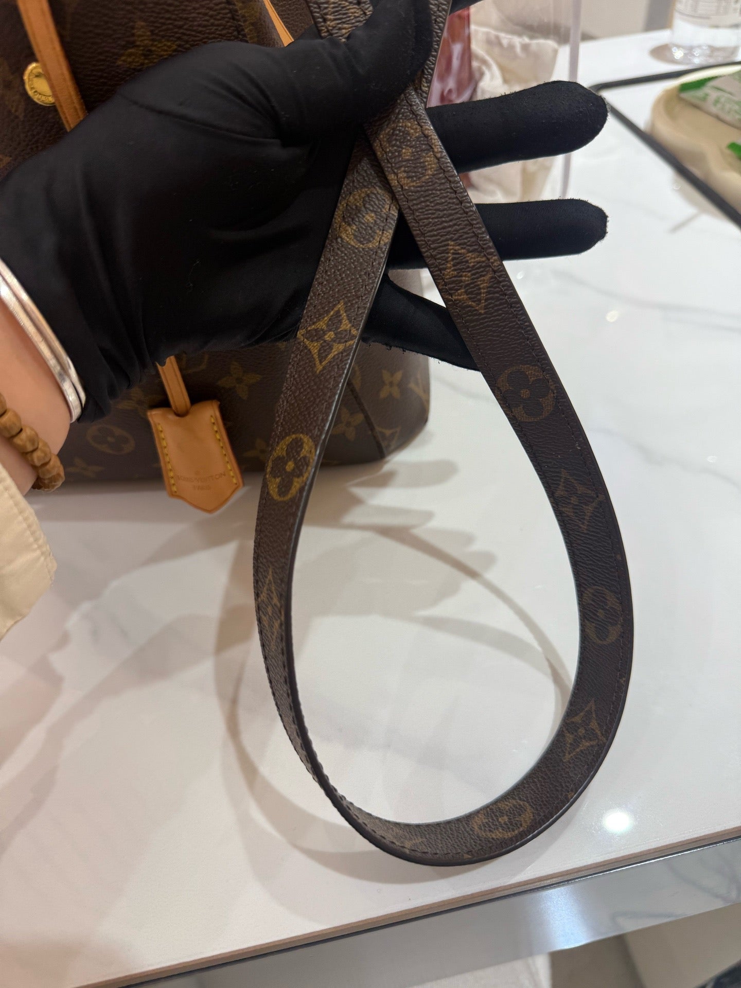 Louis Vuitton - Montaigne MM - Monogram canvas, Vachetta leather trim - Brown - (Medium)