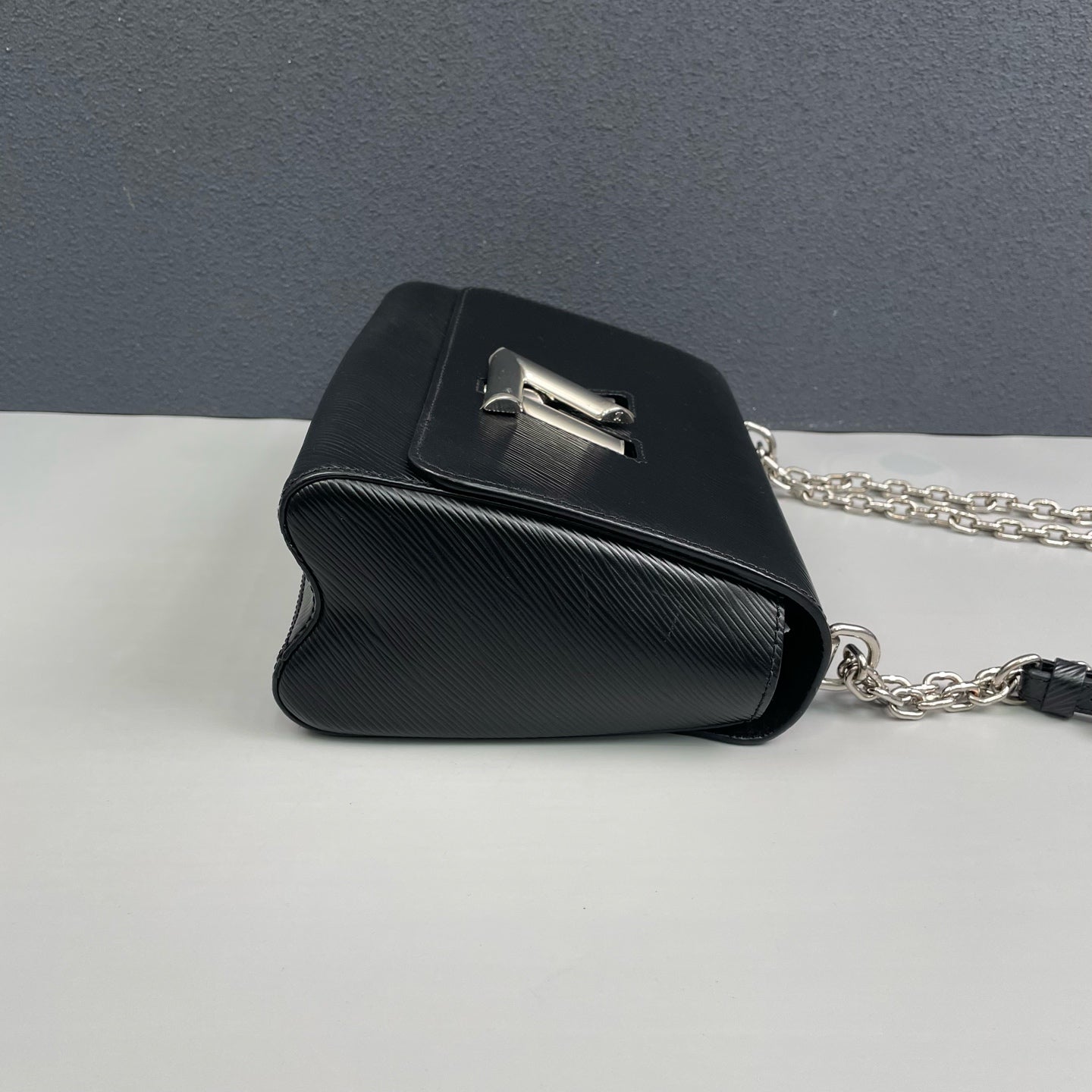 Louis Vuitton - Twist Chain Bag - Epi leather - Black - (small)