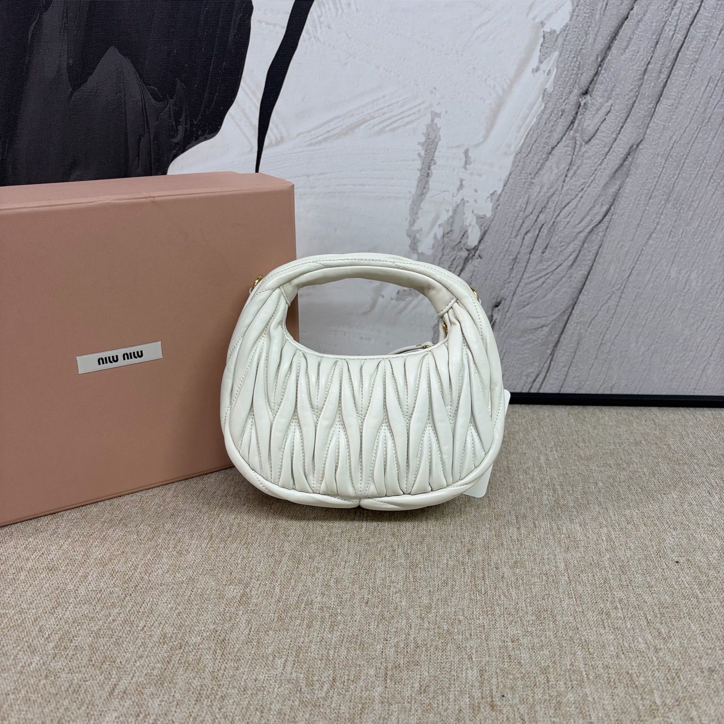 Miu Miu - Wander Matelassé Mini Bag - Lambskin leather - White with Gold-Tone Hardware - (mini)