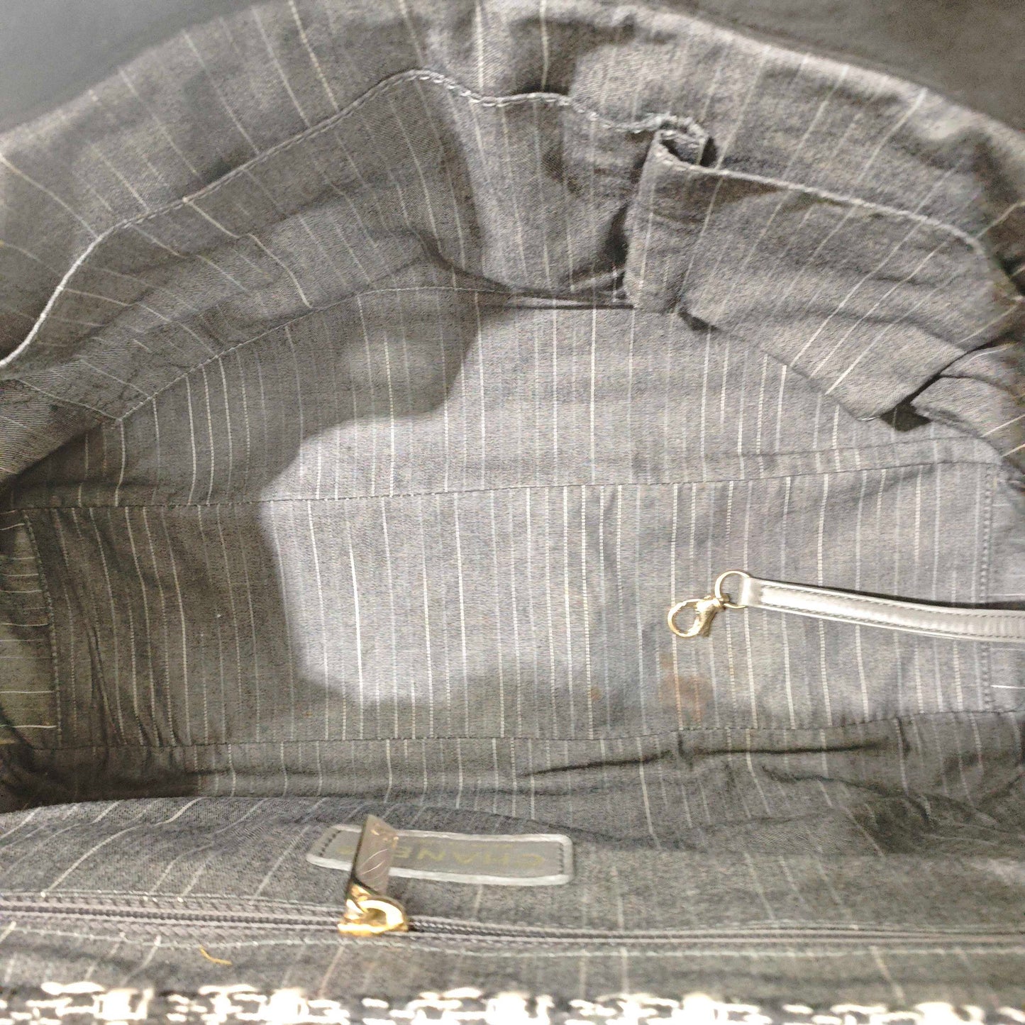 Chanel - Quilted Waxed Leather and Tweed Shopping Tote - Waxed leather and tweed - Black - (Large)