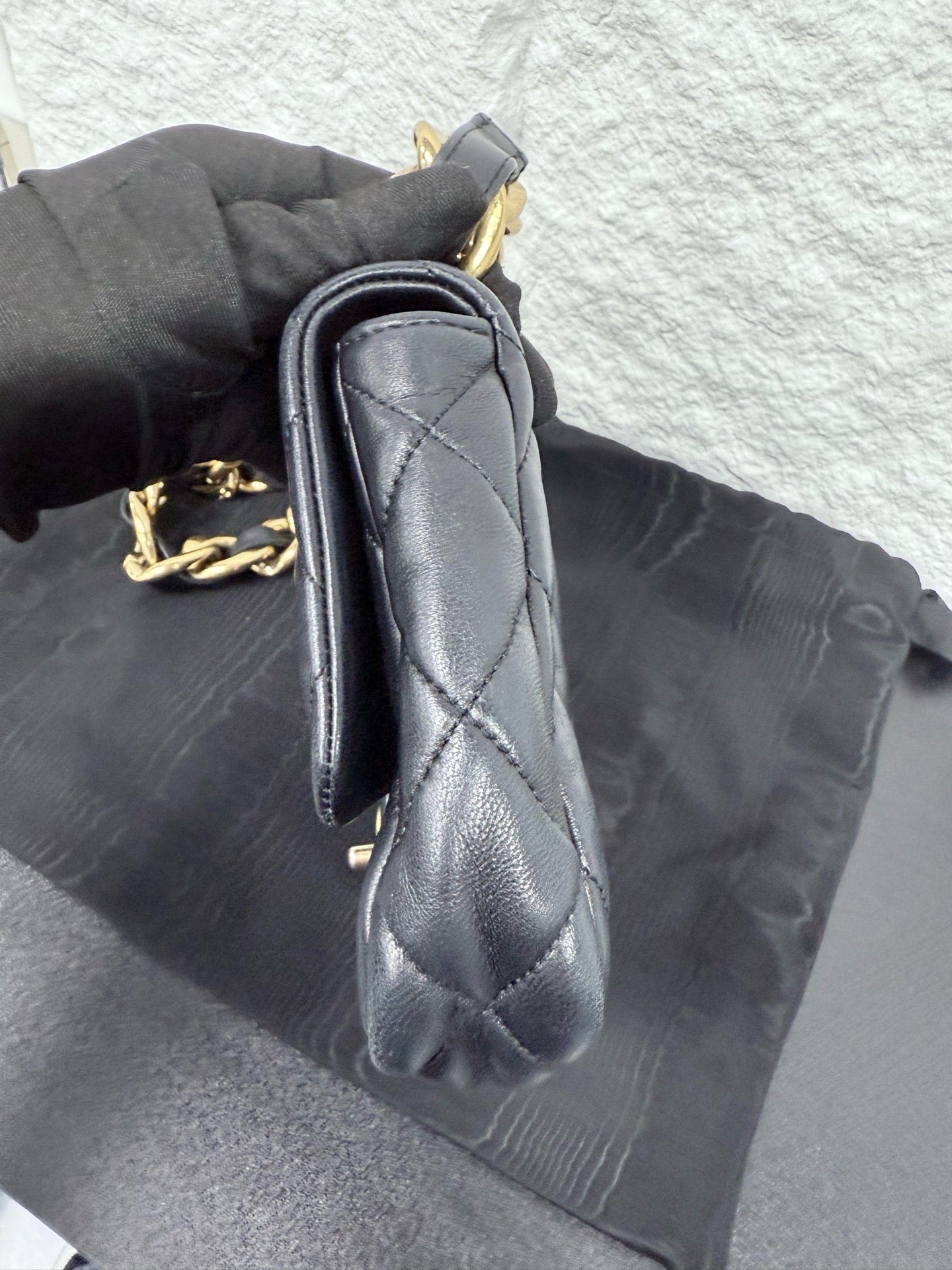 Chanel - Classic Flap Mini (Chunky Chain) - Lambskin leather - Black - (mini)