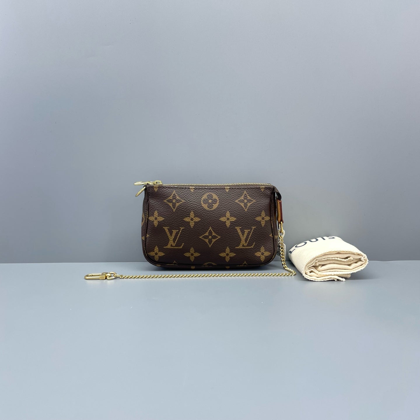 Louis Vuitton - Mini Pochette Accessoires - Monogram coated canvas with Vachetta leather trim - Brown - (mini)