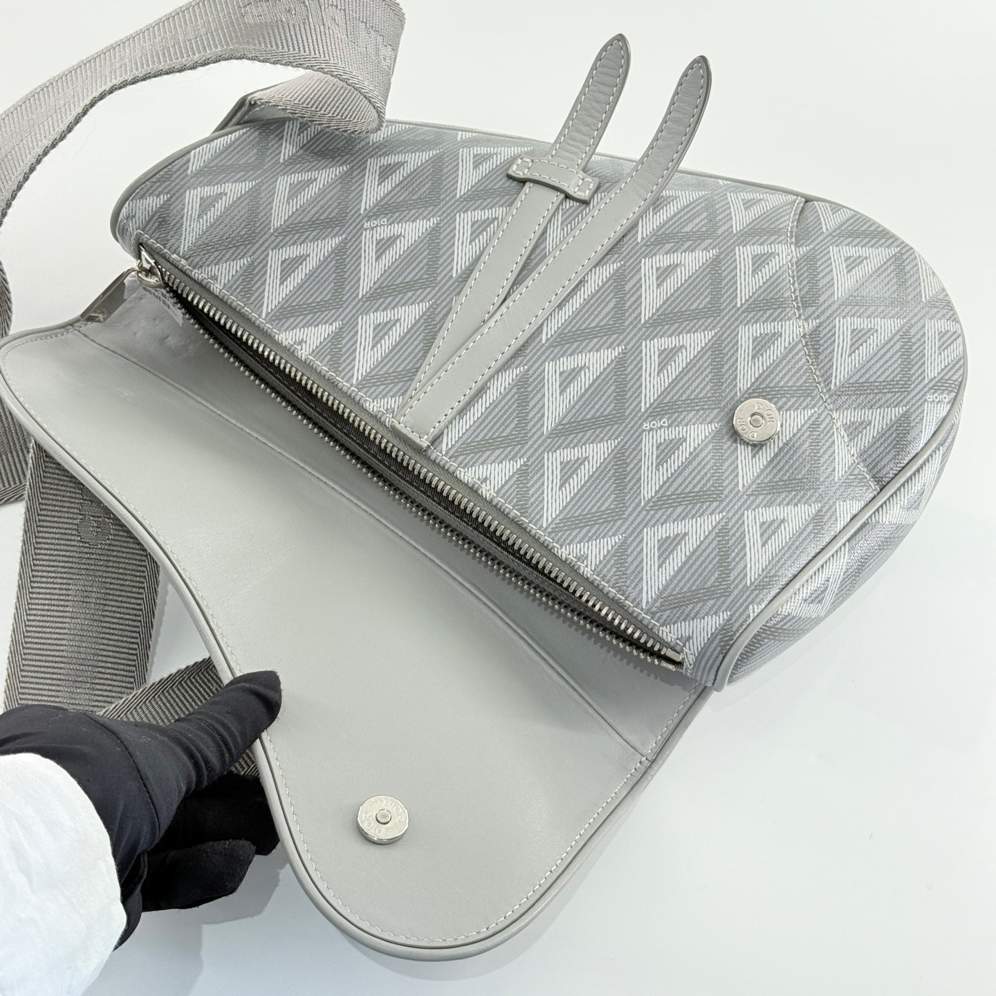 Dior - Saddle Bag - Dior Gravity technical fabric and smooth calfskin leather - Grey - (medium)