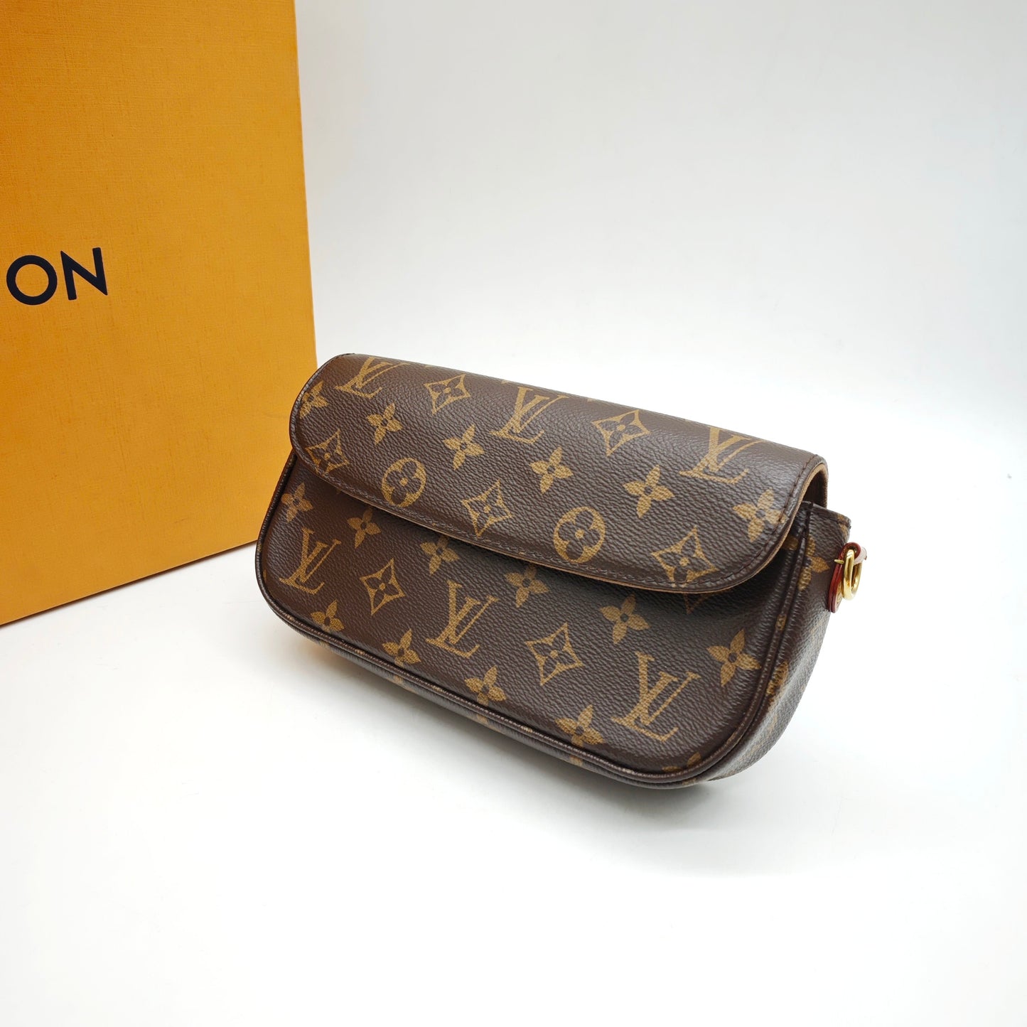 Louis Vuitton - Ivy - Monogram coated canvas with Vachetta leather trim - Brown - (mini)