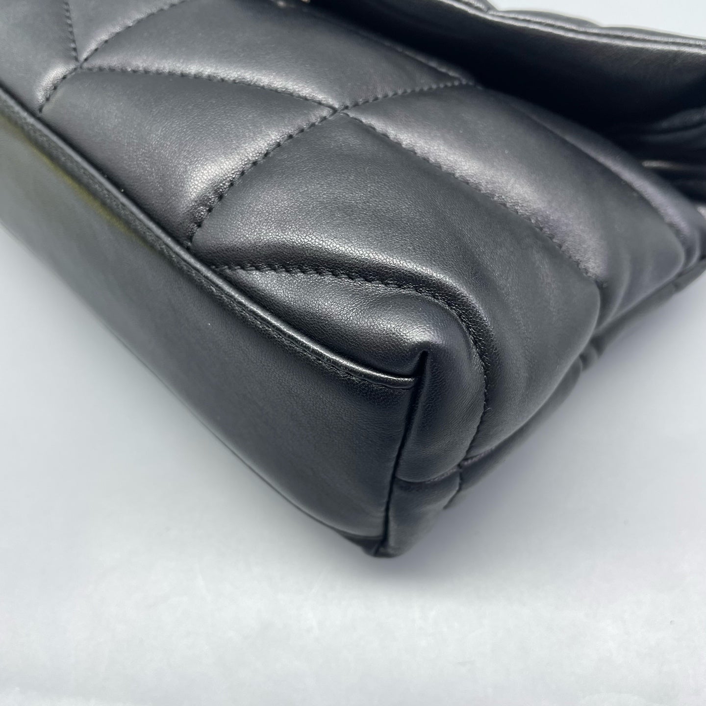 Saint Laurent - Puffer Mini Loulou - Lambskin leather - Black - (mini)