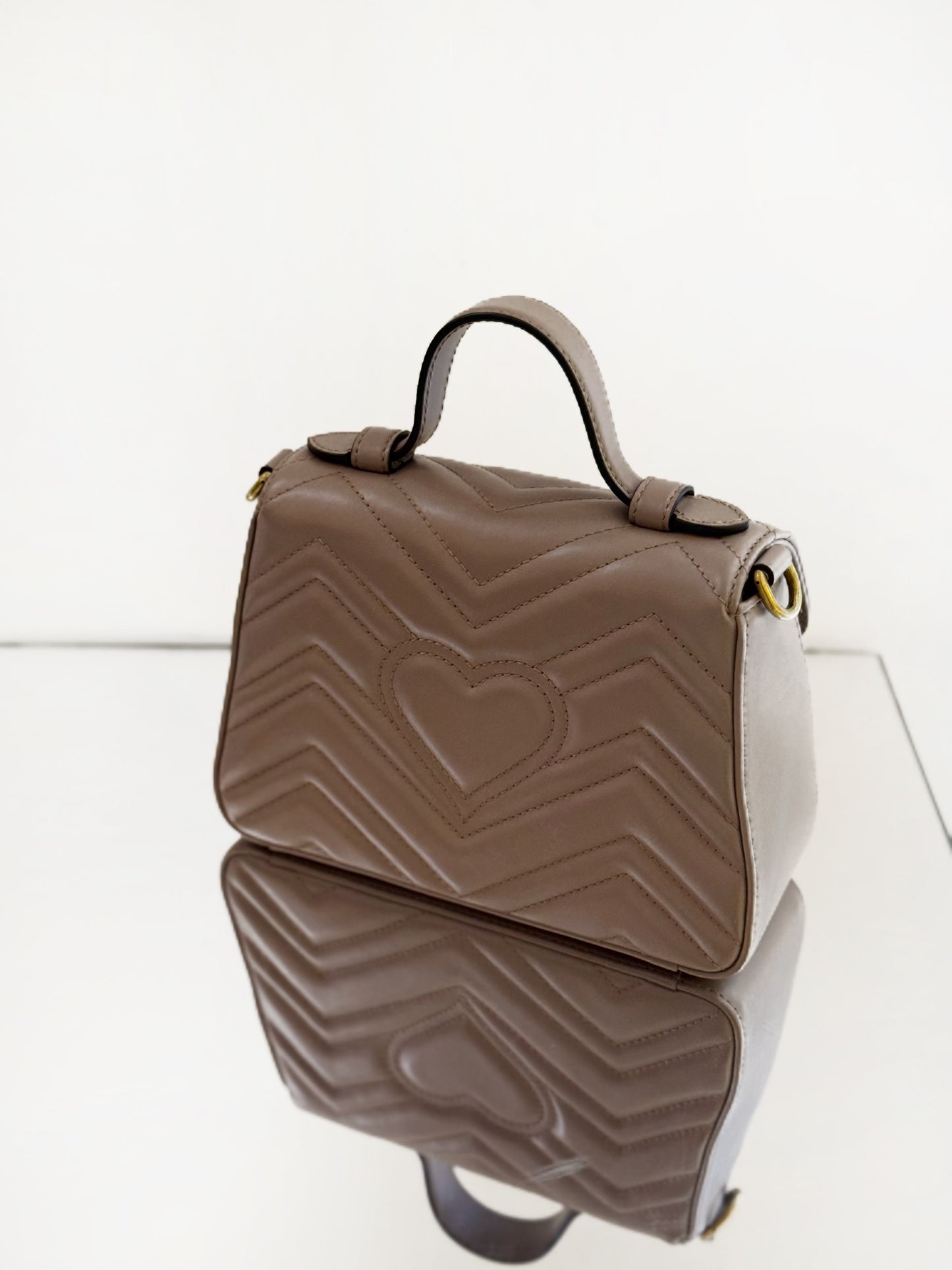 Gucci - GG Marmont Matelassé Top Handle Messenger Bag - Matelassé chevron-quilted calfskin leather - Taupe beige with Antique Gold-Tone Hardware - (mini)