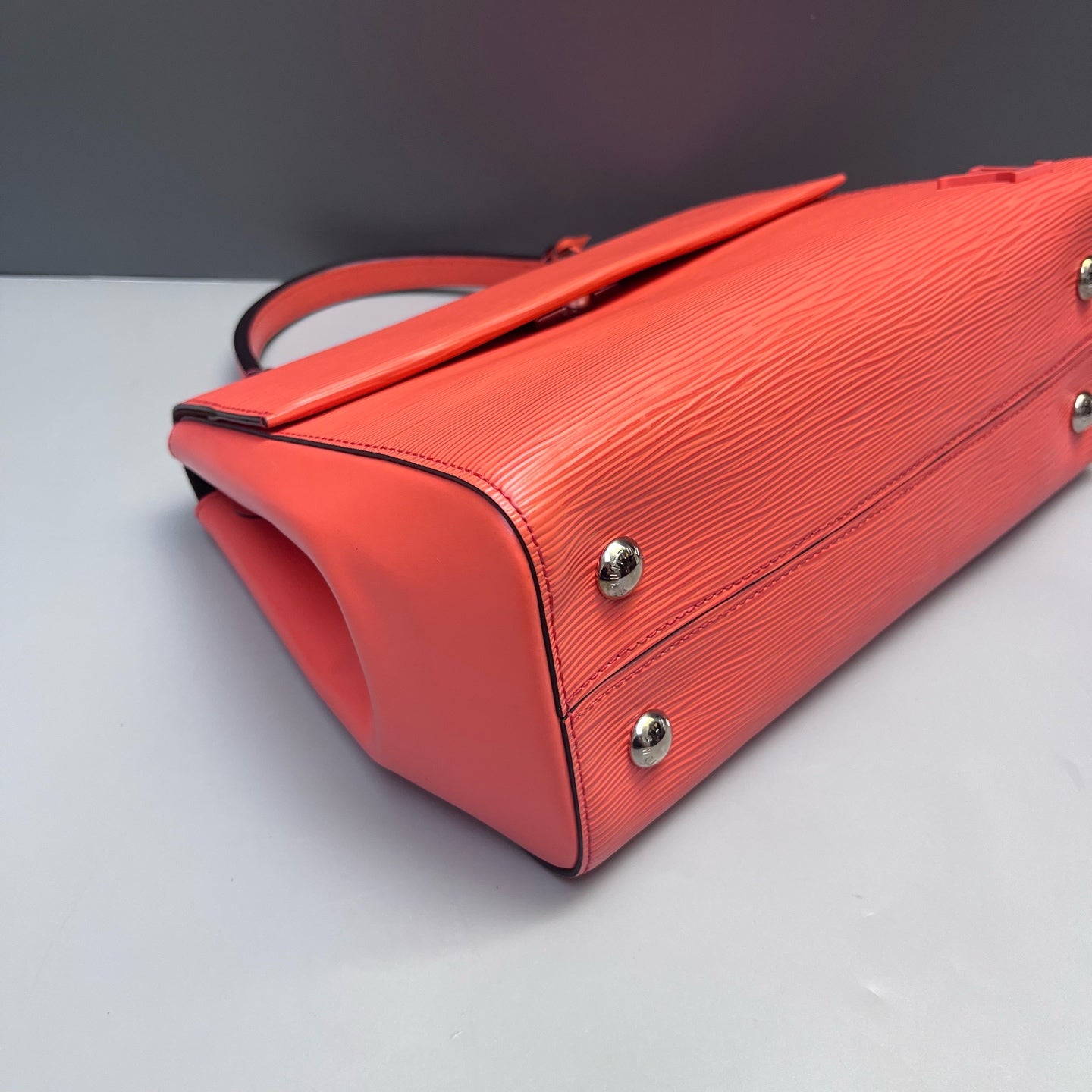 Louis Vuitton - Cluny - Leather - Orange - (medium)