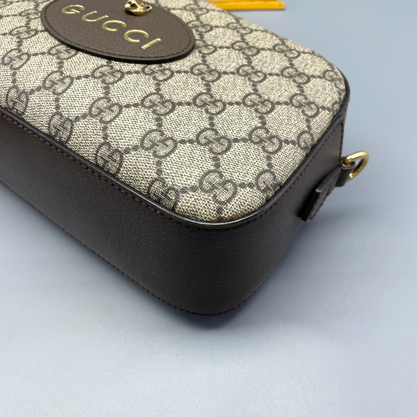 Gucci - Neo Vintage GG Supreme Camera Bag with Tiger Head - GG Supreme coated canvas with brown leather trim - Beige - (Small)