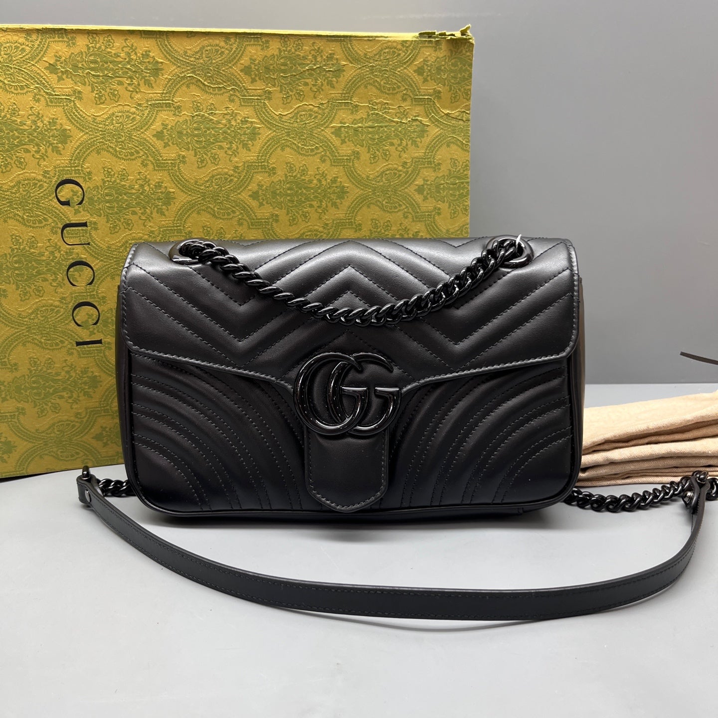 Gucci - GG Marmont Matelassé Shoulder Bag - Leather - Black - (medium)