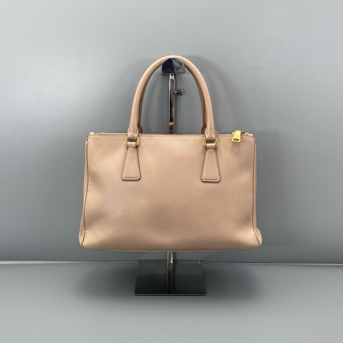 Prada - Saffiano Lux Tote - Saffiano leather - Beige - (medium)