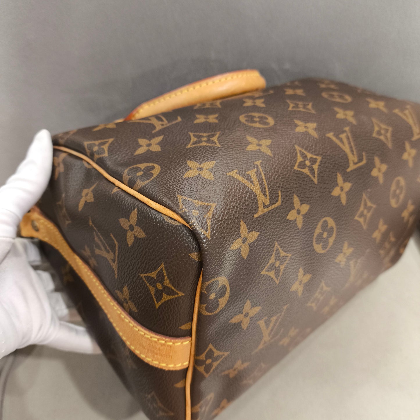 Louis Vuitton - Speedy 25 Bandouliere - Monogram coated canvas with natural cowhide leather trim - Brown - (Small)