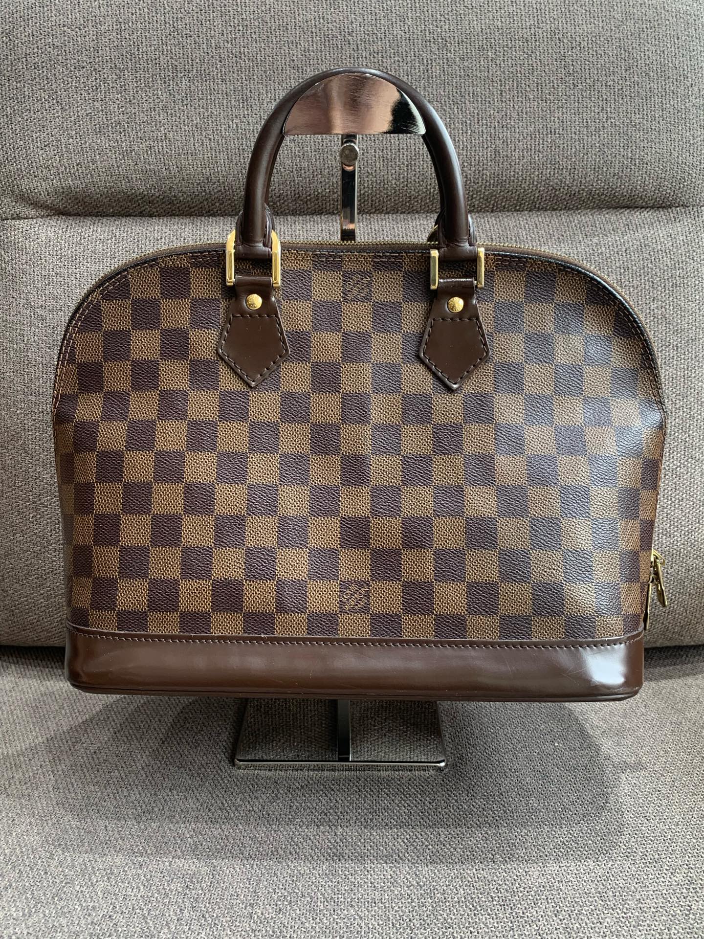 Louis Vuitton - Alma PM - Damier Ebene coated canvas with smooth leather trim - Brown - (Medium)