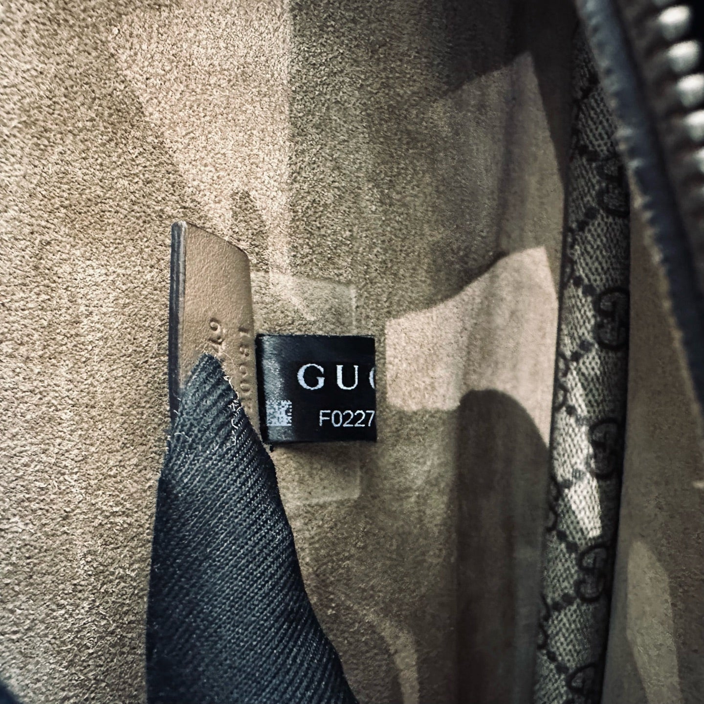 Gucci - Dionysus Medium Shoulder Bag - GG Supreme canvas with suede trim and lining - Beige and Ebony with Camel suede - (Medium)