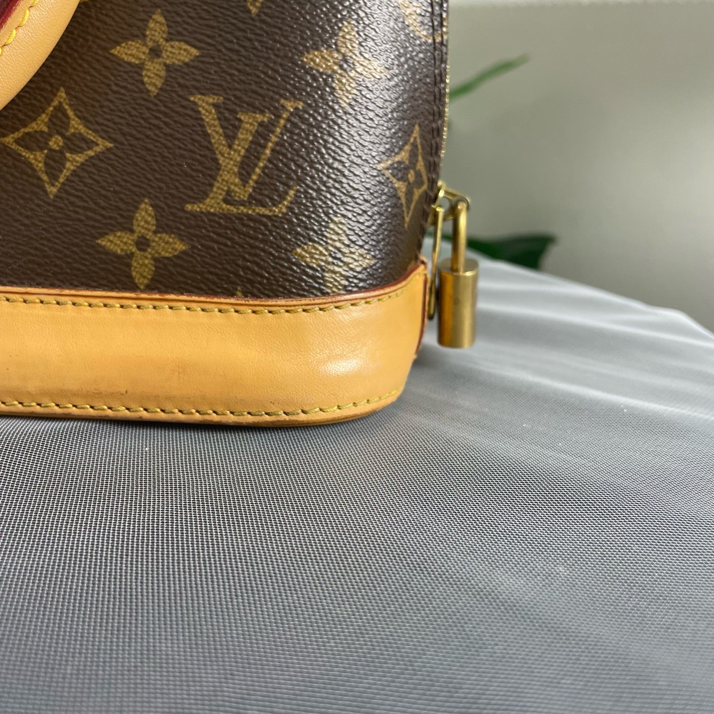 Louis Vuitton - Alma BB - Monogram coated canvas with Vachetta leather trim - Brown - (mini)